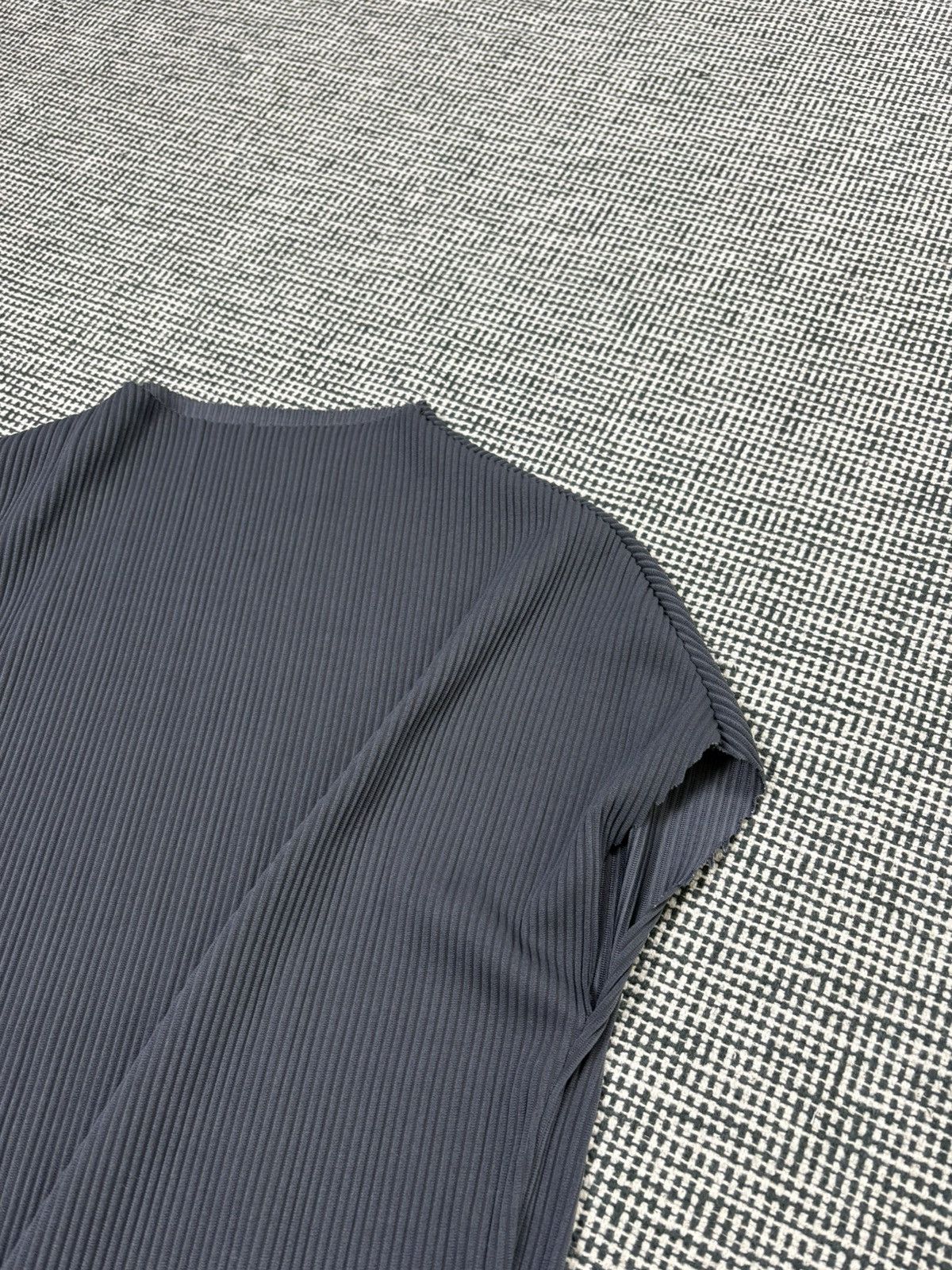 Japanese Brand Pleats please Issey Miyake style top t-shirt pleated fabric Size US S / EU 44-46 / 1 - 6 Thumbnail