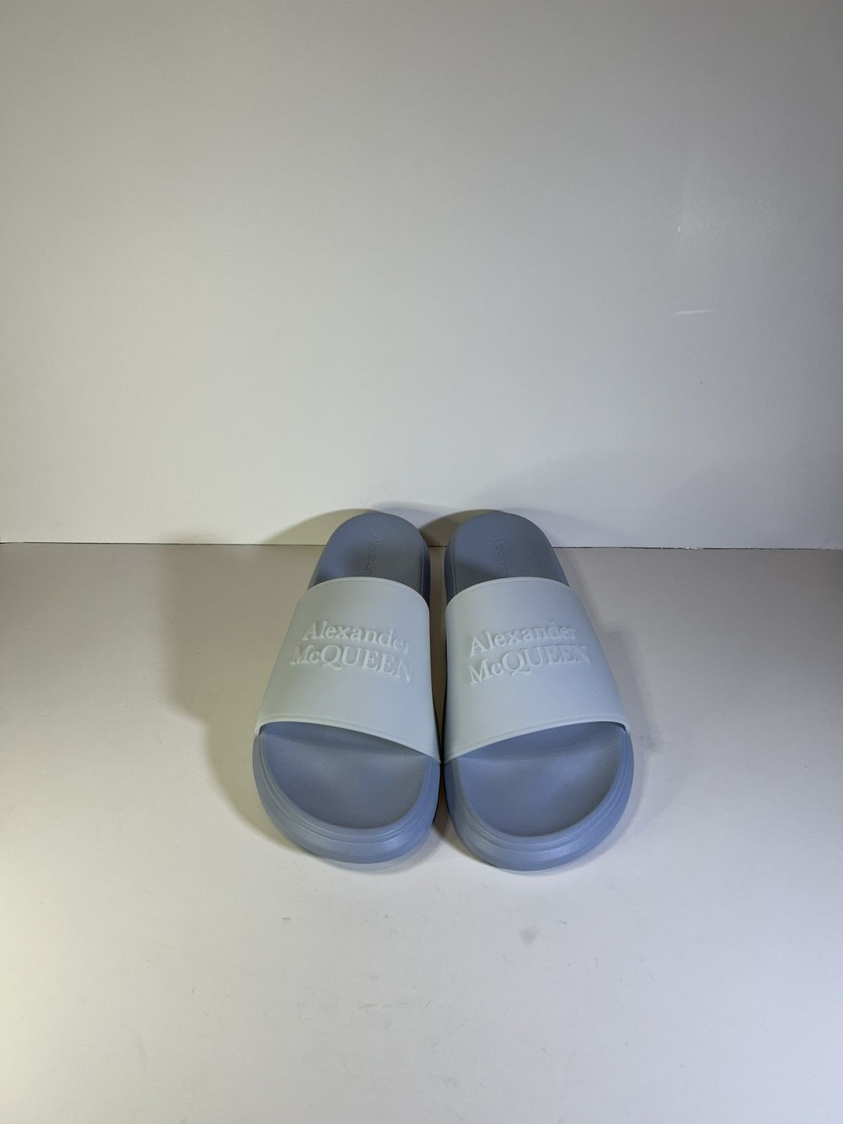 Alexander McQueen Alexander McQueen men's logo-embossed rubber pool slides Size US 12 / EU 45 - 1 Thumbnail