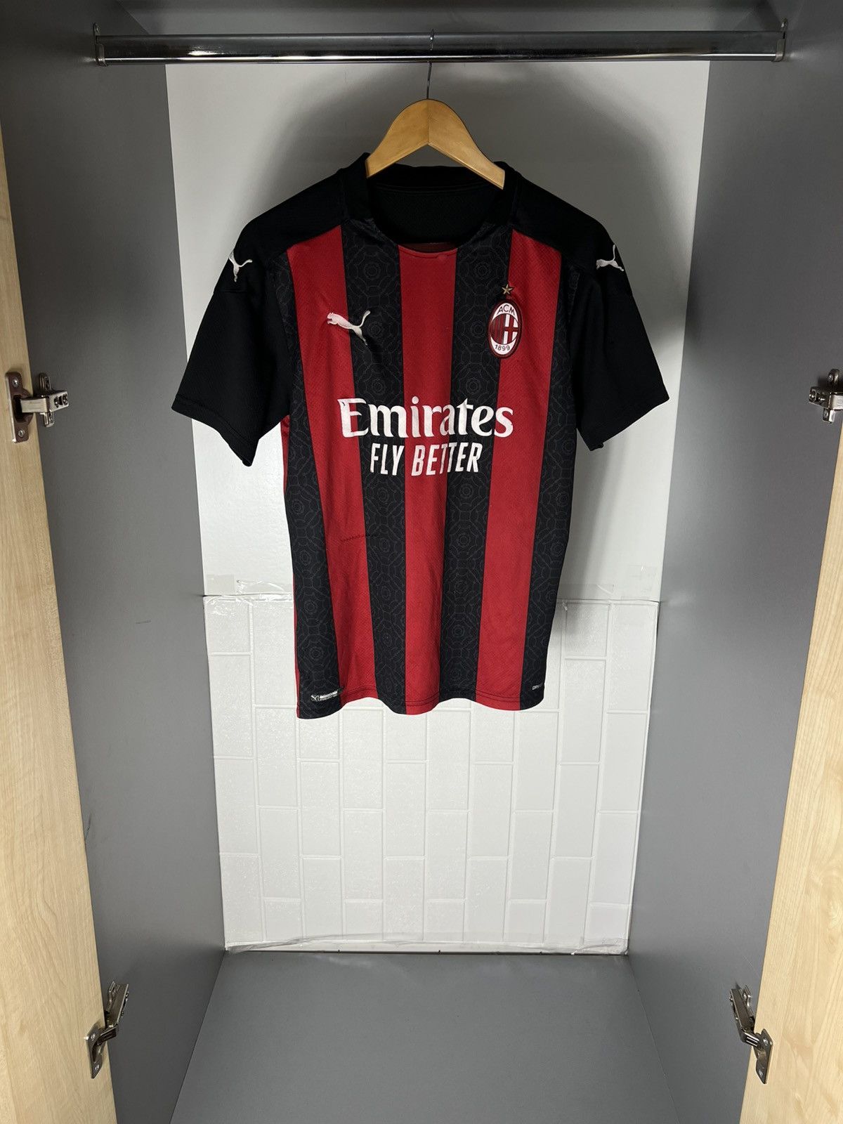 Puma VINTAGE PUMA FC AC MILAN INTER ITALY SOCCER JERSEY Y2K 90s Size US M / EU 48-50 / 2 - 8 Thumbnail