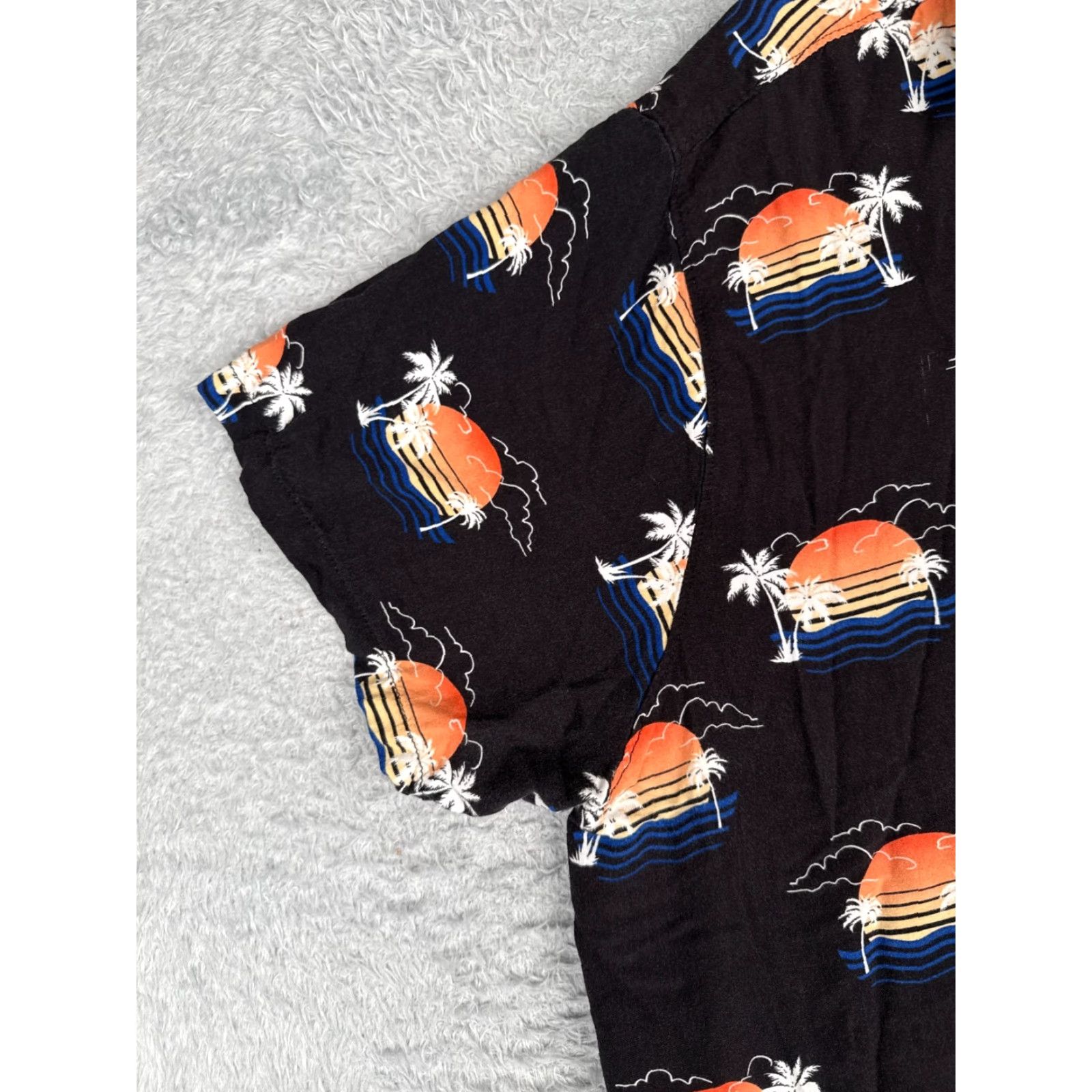 Vintage No Boundaries Shirt Men 2XL Black Hawaiian Beach Sunset Rayon Floral Button-Up, All Seasons, Casual, Travel, Resort, Aloha, Vacation, 90s? Size US XXL / EU 58 / 5 - 3 Thumbnail