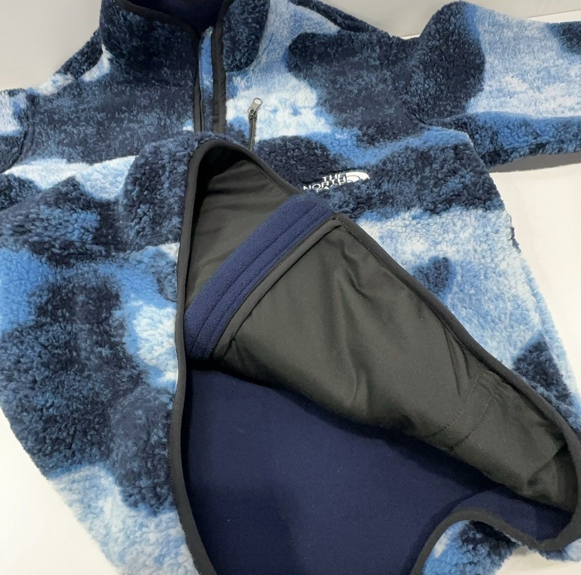 Supreme × The North Face Supreme x The North Face Bleached Denim Print Fleece Jacket Size US M / EU 48-50 / 2 - 7 Thumbnail