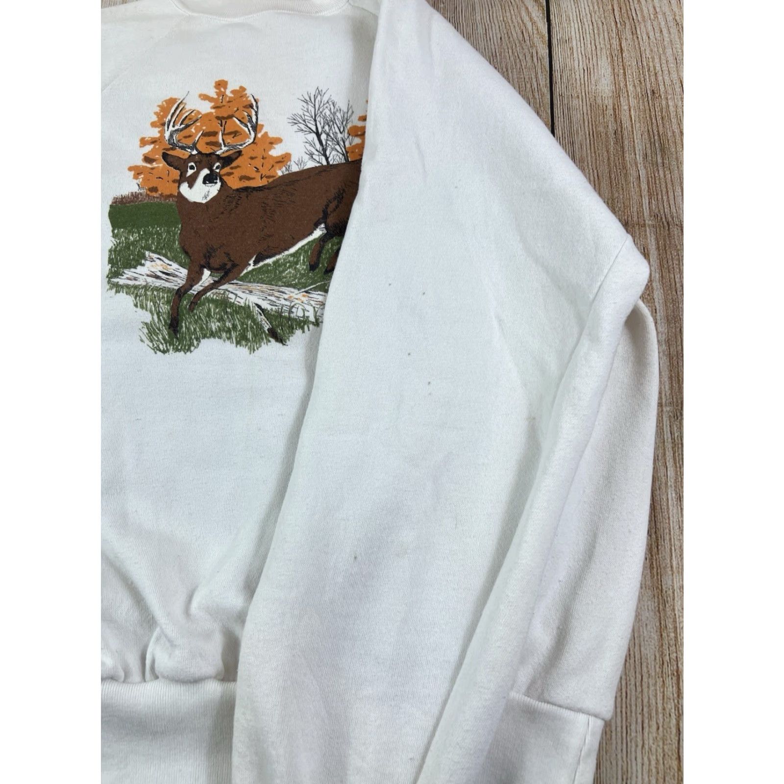 Vintage VINTAGE 80s Hunting Nature Whitetail Deer Pullover Raglan White Sweatshirt XL Mens White Graphic Print Fleece Pullover 80s Theme Size US XL / EU 56 / 4 - 8 Thumbnail