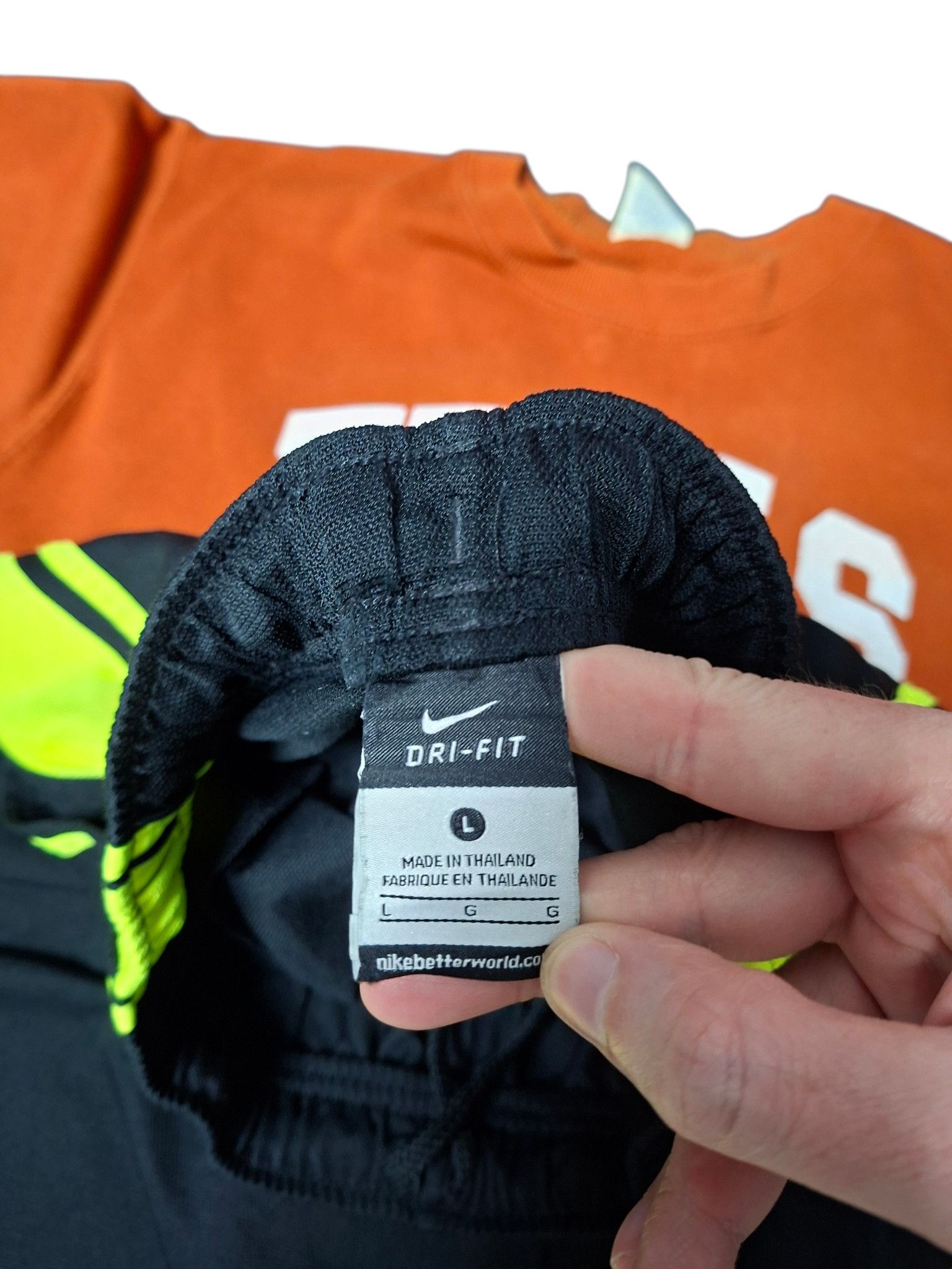 Nike NIKE VINTAGE BORUSSIA STYLE SHORTS Size US 34 / EU 50 - 4 Thumbnail