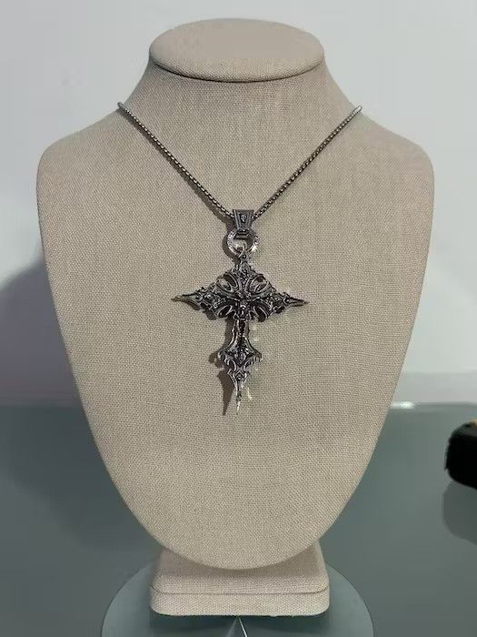 Japanese Brand × Vintage Gothic Skeleton Cross Necklace Size ONE SIZE - 2 Thumbnail