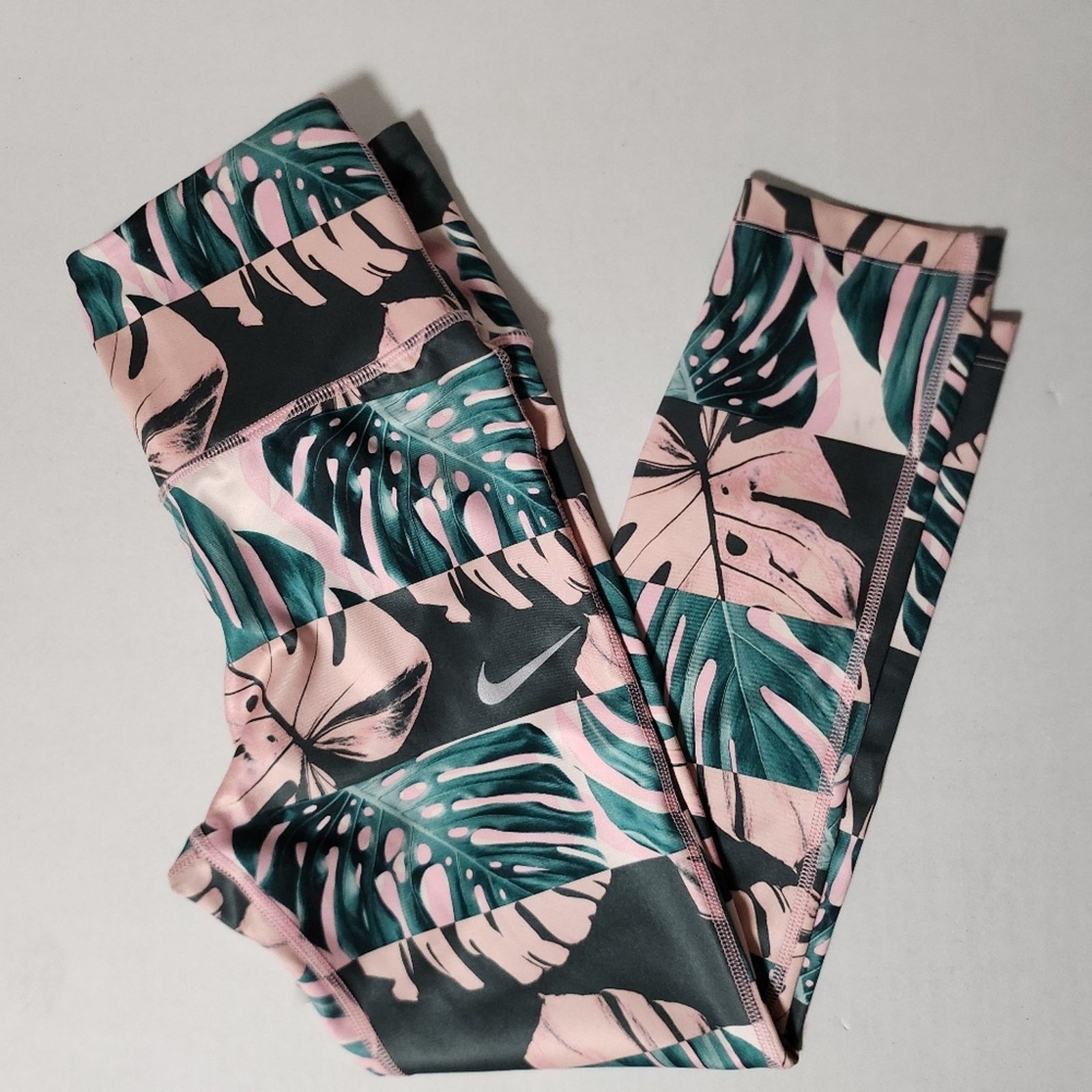 Nike Nike Dri fit Capri Tropical leggings Size 32" / US 10 / IT 46 - 1 Thumbnail