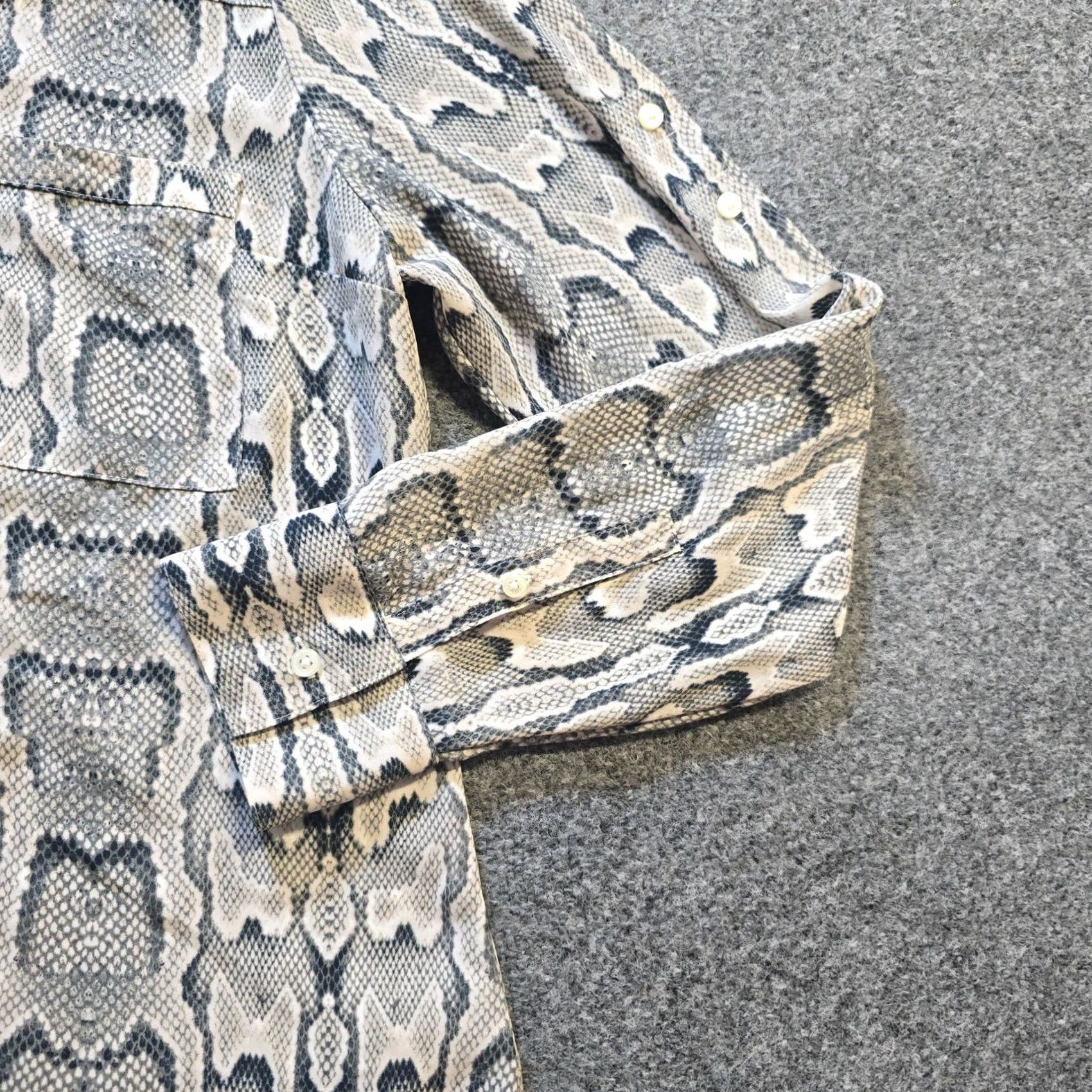 Express Express Top Womens Small Gray Snakeskin Portofino Sheer Long Sleeve Career Blouse Size S / US 4 / IT 40 - 3 Thumbnail