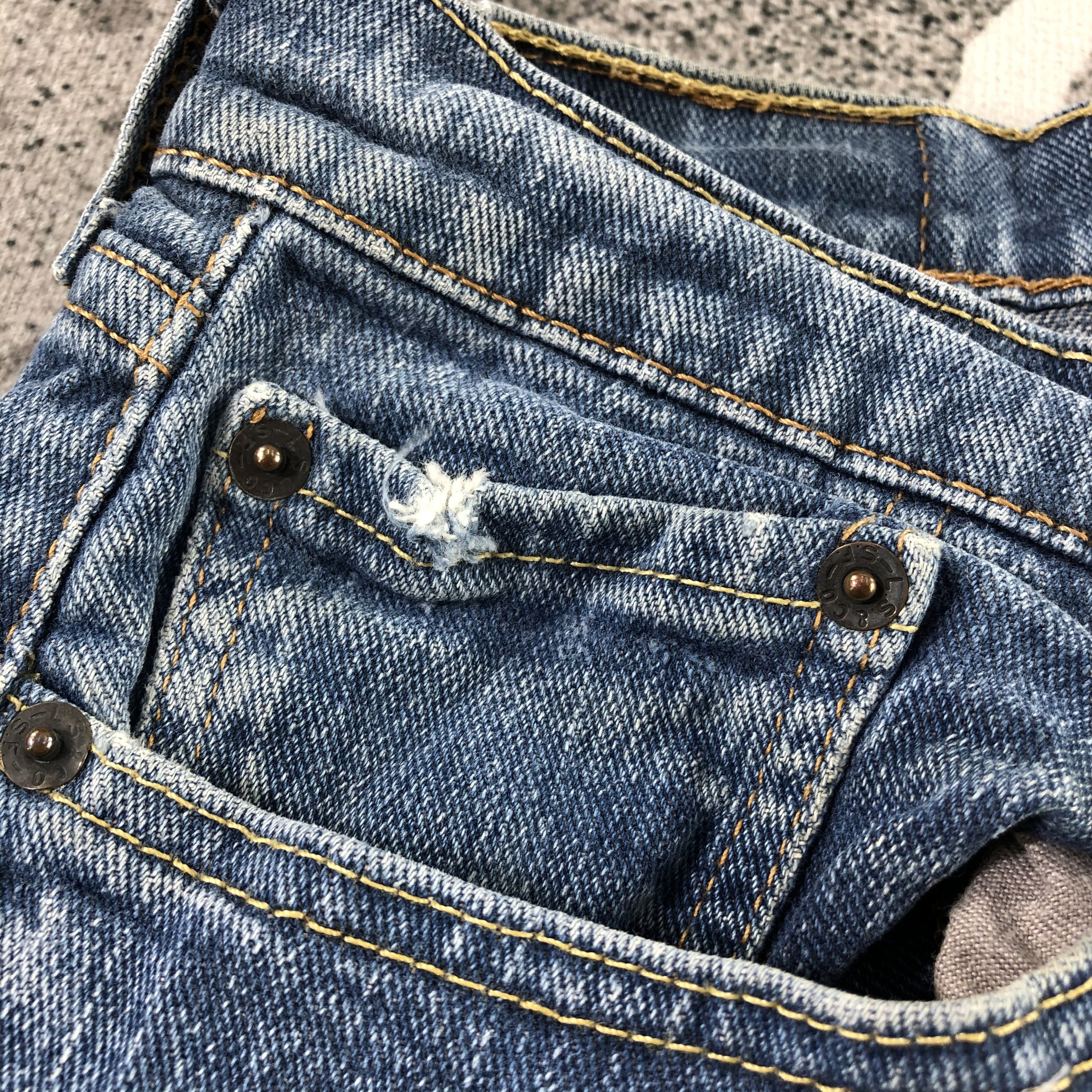 Levi's Vintage Levi's 505 Jeans Blue Wash Denim KJ1393 Size US 31 - 9 Thumbnail