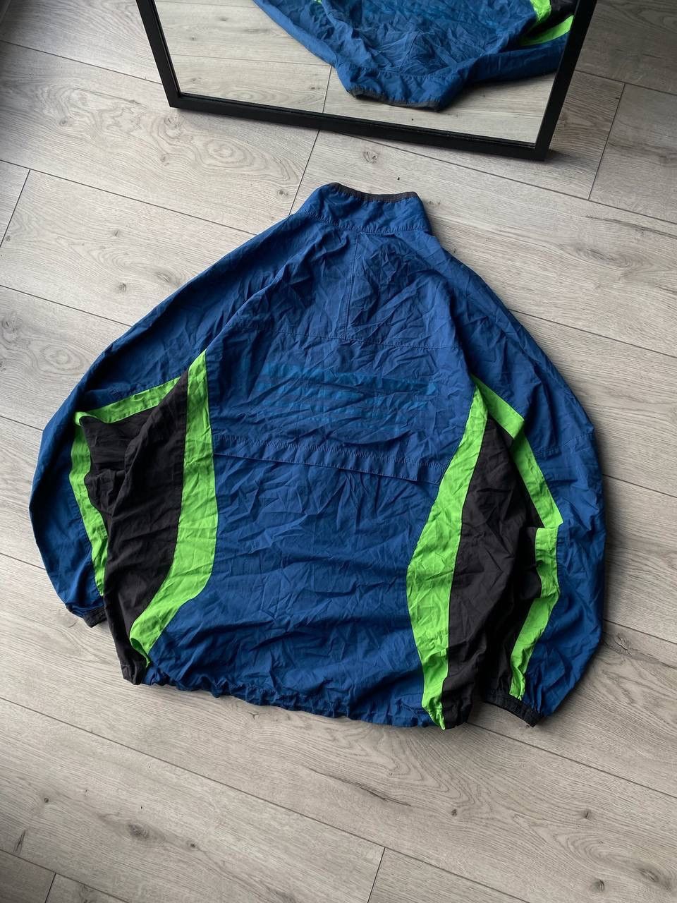 Nike Vintage Nike Swoosh Nylon Olympic Blue Jacket L Y2K Size US L / EU 52-54 / 3 - 9 Thumbnail