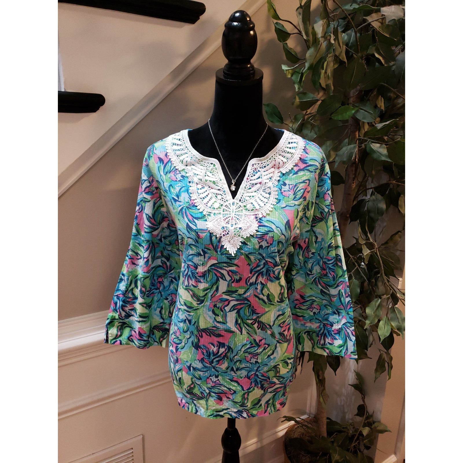 The Unbranded Brand Alfred Dunner L Multicolor V-Neck Floral Cotton Tunic Blouse Size L / US 10 / IT 46 - 2 Thumbnail