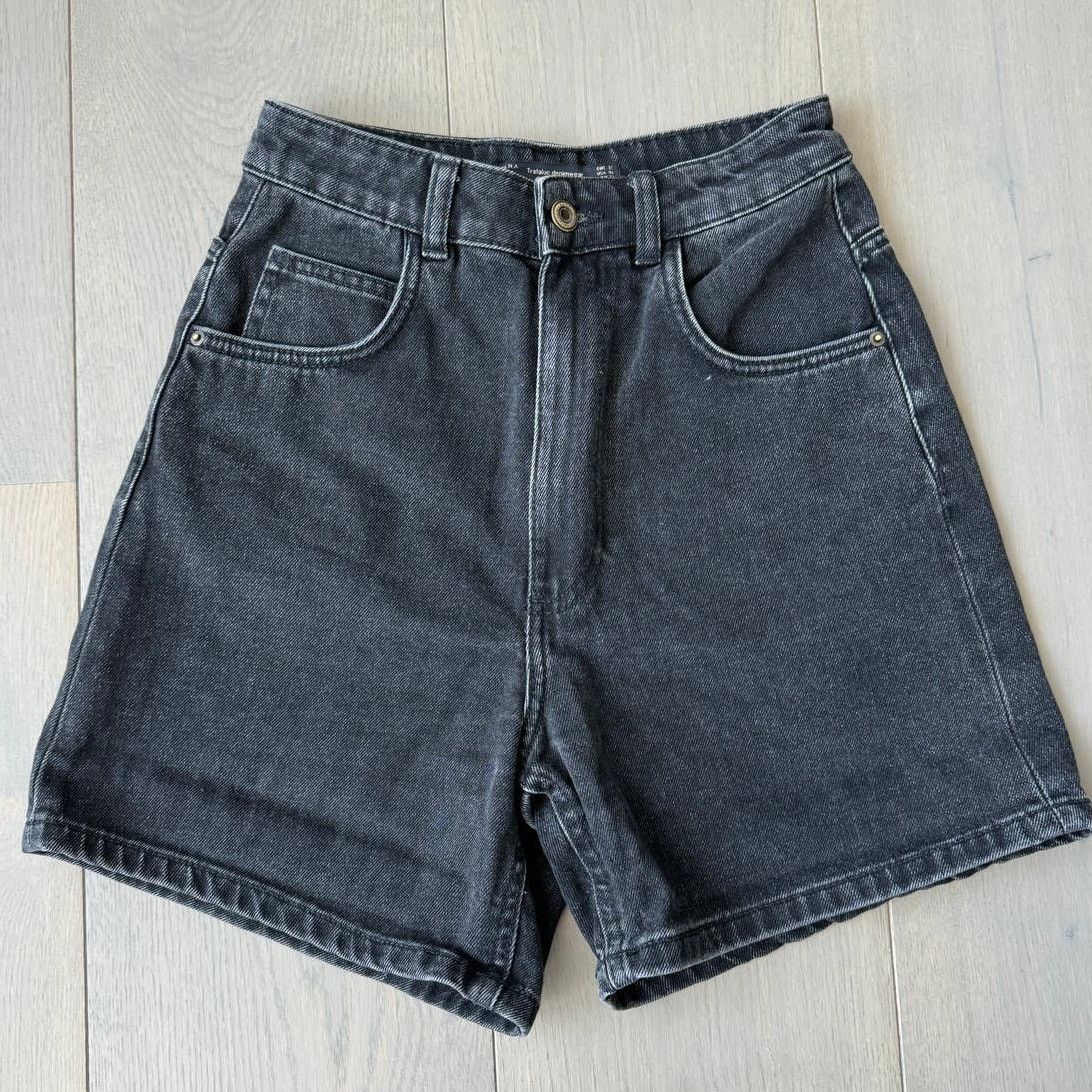 Zara Zara High Waisted Vintage Washed Black Denim Shorts Size 24" / US 00 / IT 34 - 1 Thumbnail