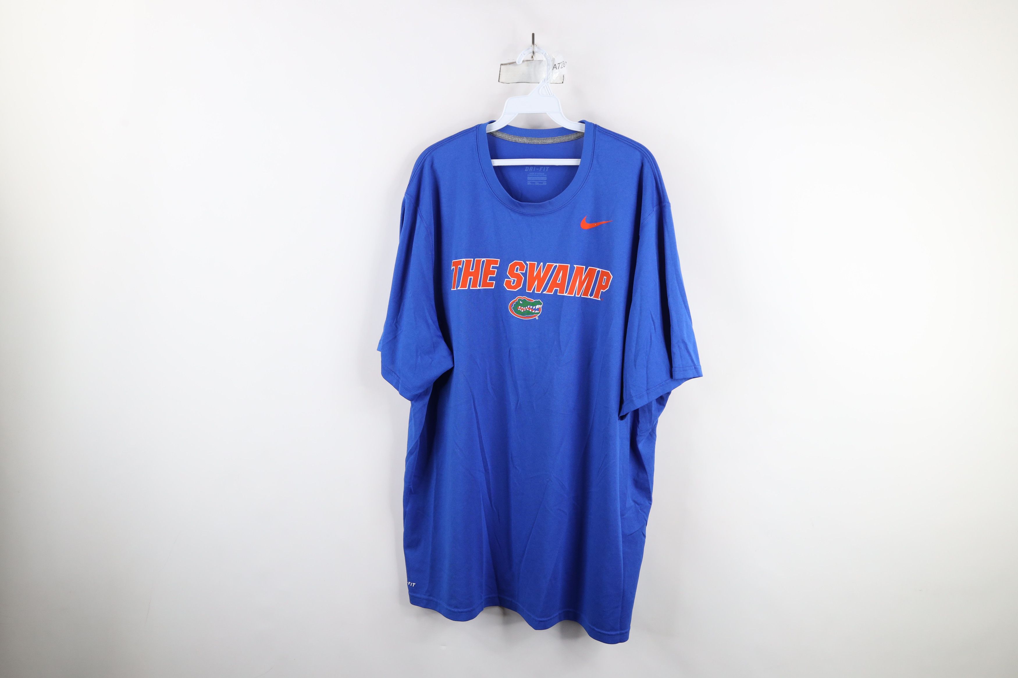 Nike × Vintage Nike Mens The Swamp University of Florida T-Shirt Blue Size US XXL / EU 58 / 5 - 1 Thumbnail