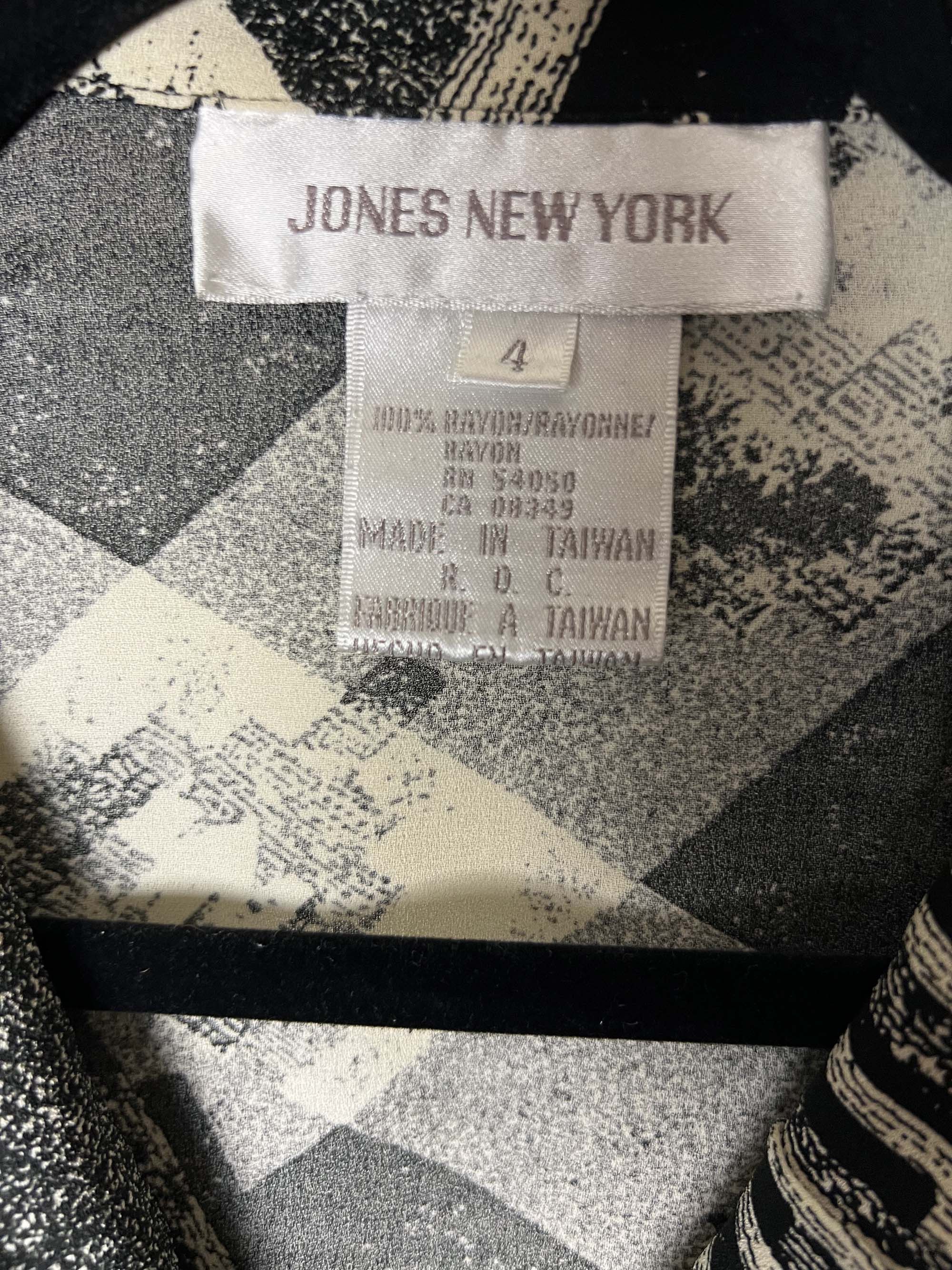 Jones New York Vintage 1990's Jones New York Geometric Button Up Blouse Size M / US 6-8 / IT 42-44 - 4 Thumbnail