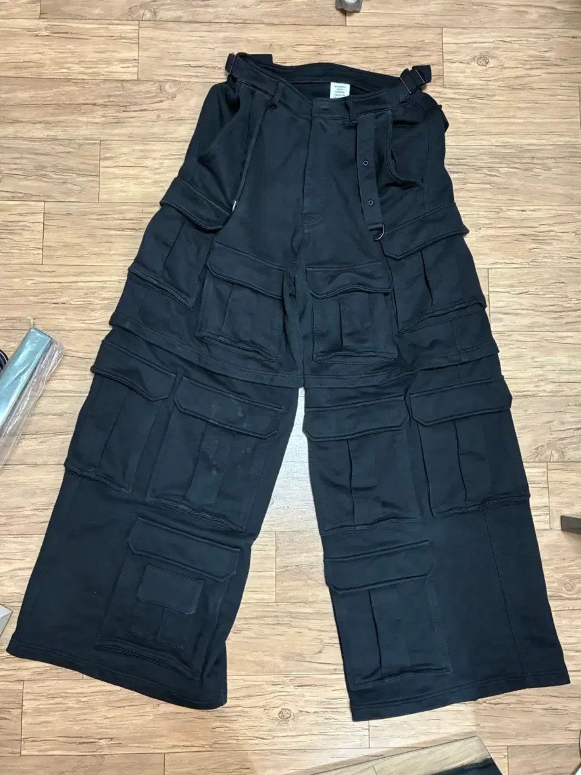 Vetements Vetements Multi Pocket Cargo Pants Size US 30 / EU 46 - 1 Thumbnail