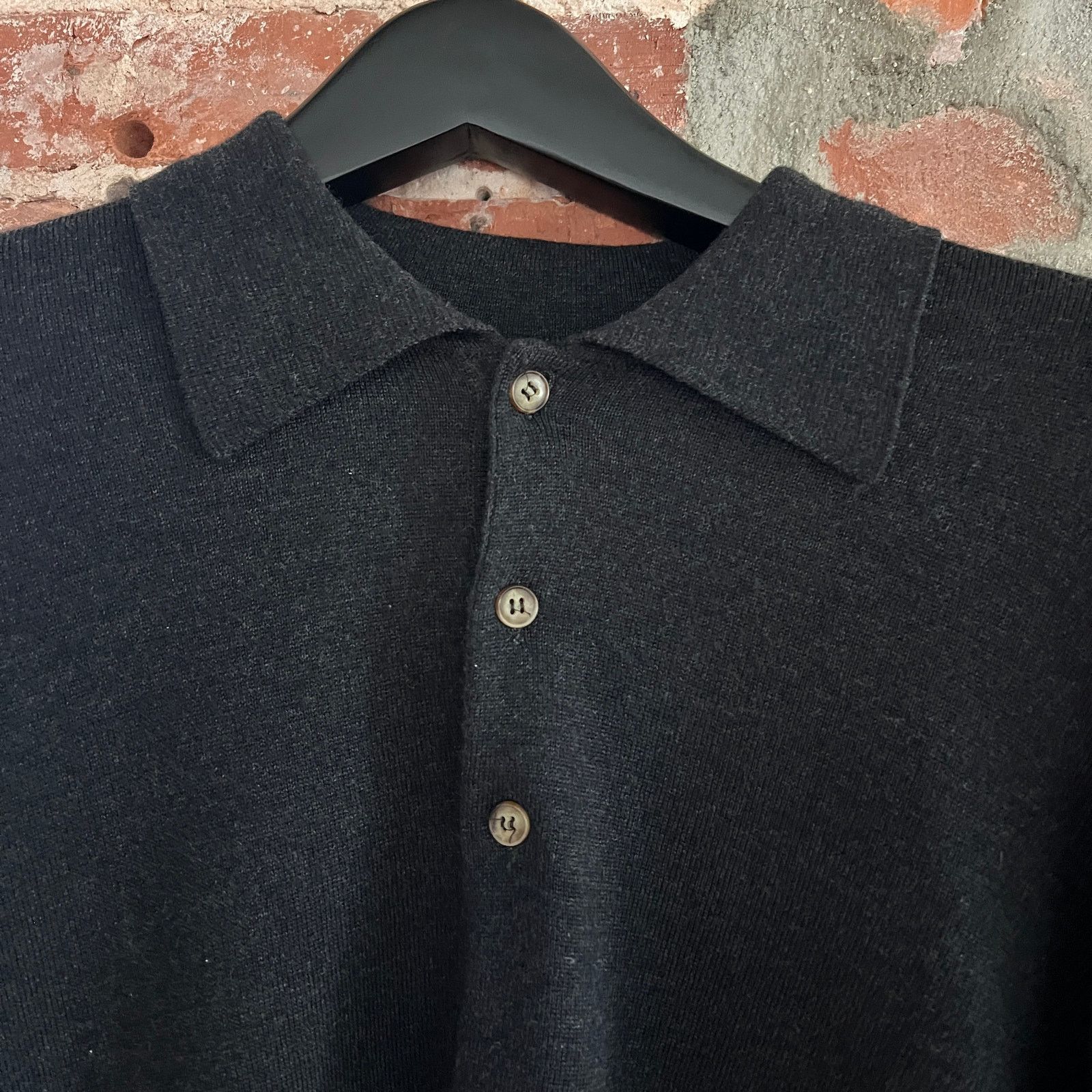 Brooks Brothers VTG Brooks BrothersItaly Merino Wool Charcoal Sweater 26x29 Size US XL / EU 56 / 4 - 1 Thumbnail