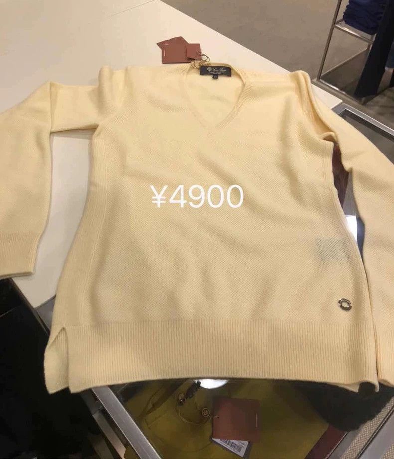 Loro Piana LORO PIANA Yellow V-neck sweater Size XS / US 0-2 / IT 36-38 - 2 Thumbnail
