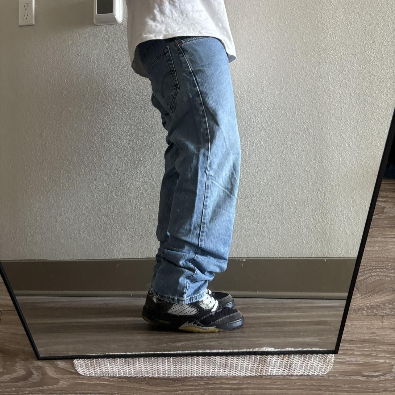 Levi's Crazy Vintage Y2K/2000s Light Wash Levis Essential Denim Jeans! 31x30 Size US 31 - 2 Thumbnail