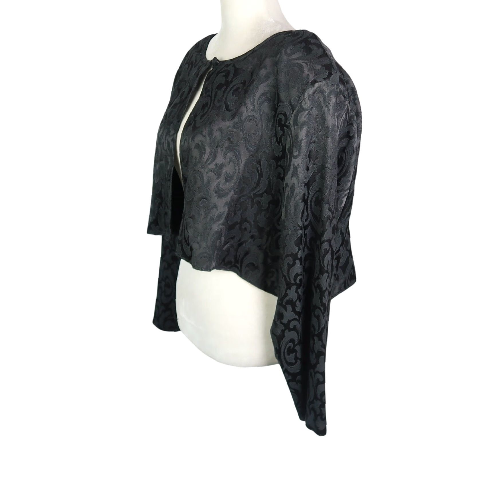 Vintage VINTAGE Von Bramlett Black Damask Print Crop Bolero Evening Jacket, 20W, Long Sleeve, Button Closure, 90s Era, Formal/Cashion, Women Size 3XL / US 20-22 - 3 Thumbnail