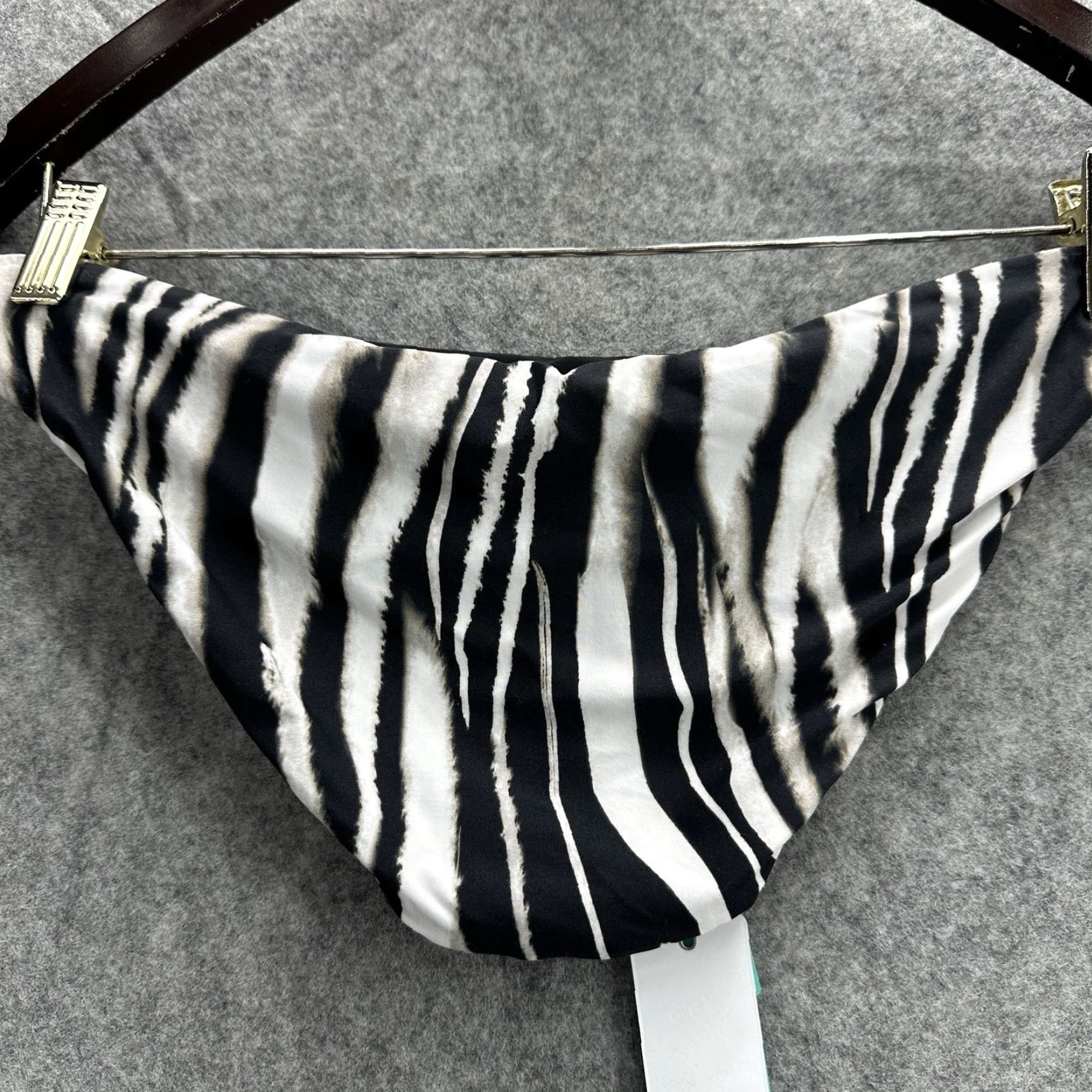 Vintage Seafolly Zahara Hipster Bikini Bottom Womens 6 Zebra Print Black Hipster Bikini Bottom Seafolly Women 6 US AU 10 Zebra Print Vintage No Size 28" / US 6 / IT 42 - 7 Thumbnail