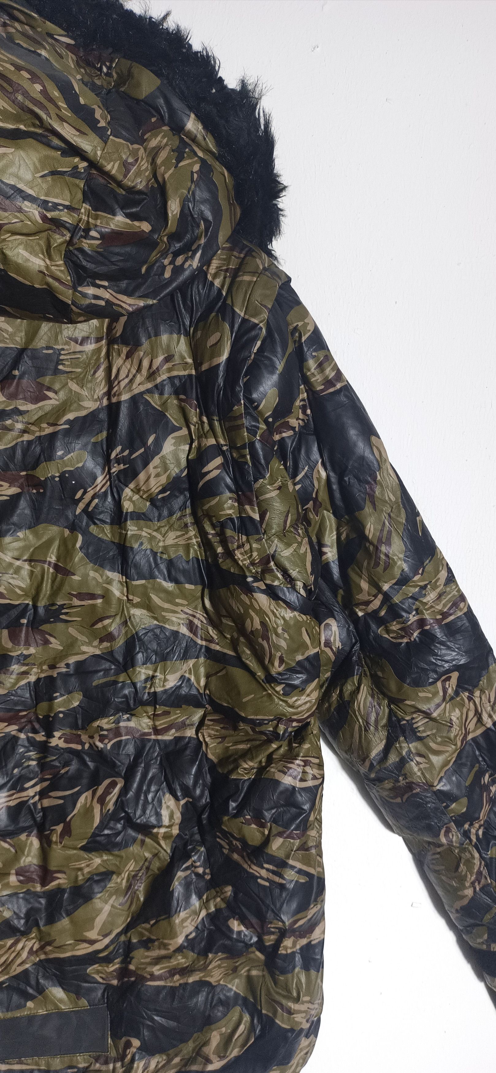 Japanese Brand × Outdoor Research × Vexed Generation 2000s Field Core 2 way Puffer Camo Size US XXL / EU 58 / 5 - 16 Thumbnail