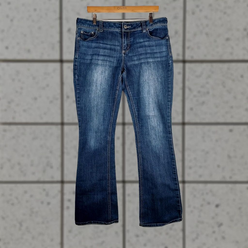 Vintage Maurices Jeans Women’s Regular Bootcut Denim 31In Inseam Medium Wash Blue 12 5-Pocket Stretch Zipper Button Size 34" / US 12 / IT 48 - 1 Thumbnail