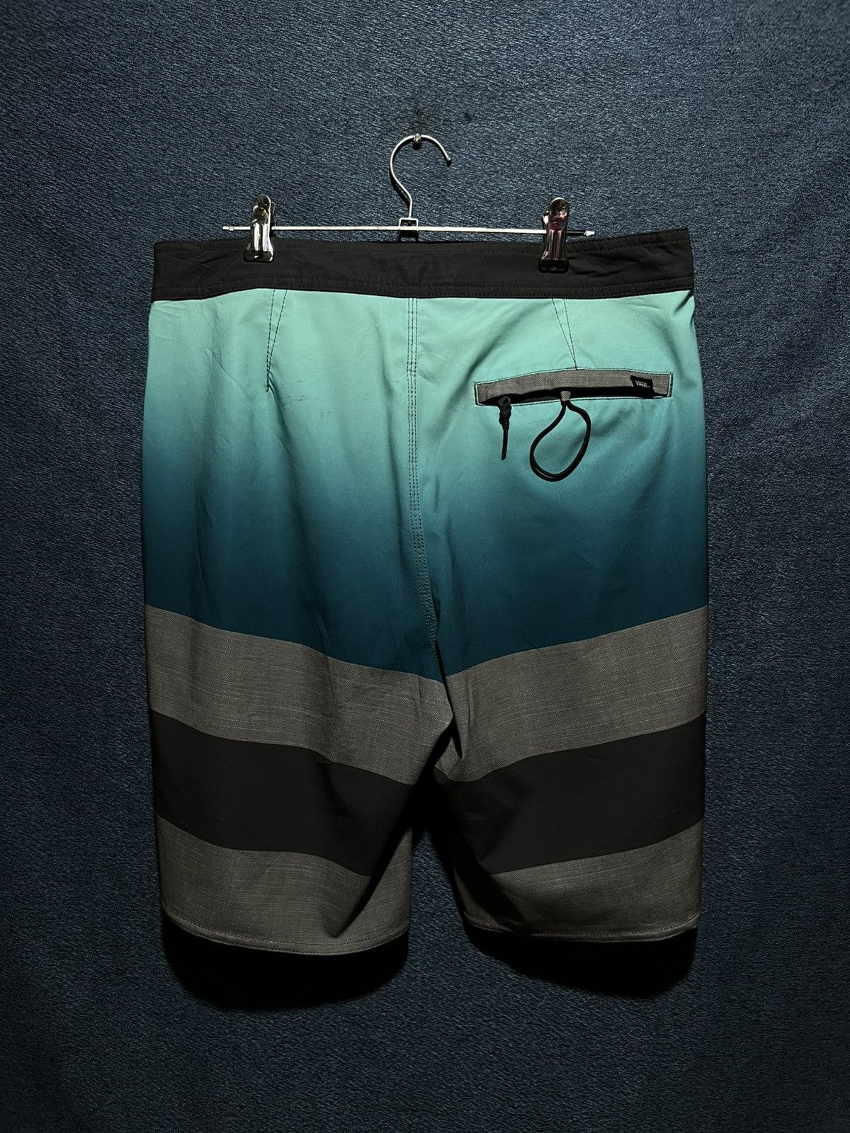 Vans Vans Boardshort Size US 32 / EU 48 - 2 Thumbnail