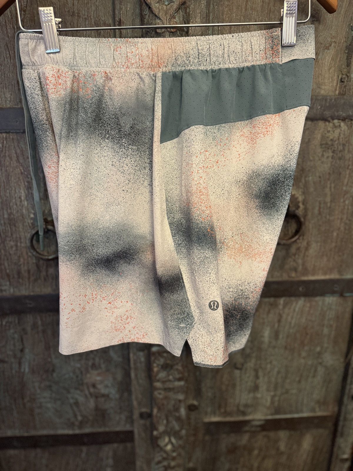 Lululemon 6 in. Surge Lined Running Shorts in Spray Camo, Silver, Blue Size US 32 / EU 48 - 3 Thumbnail