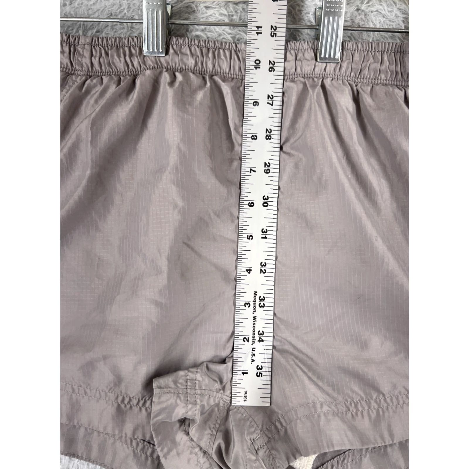 The North Face The North Face Shorts Womens Medium Gray Elastic Waist Lined Polyester Running Size 32" / US 10 / IT 46 - 7 Thumbnail