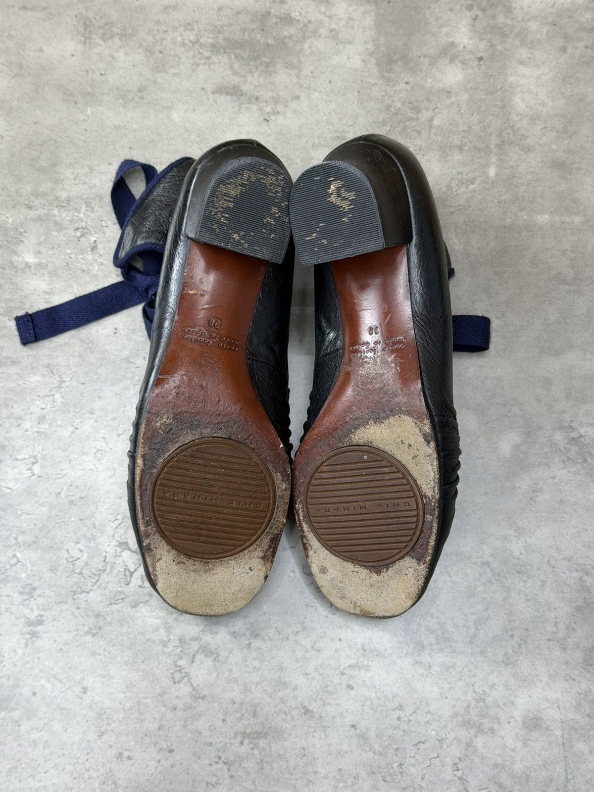 Vintage Chie Mihara Black Leather Ribbon Heels Pumps Size 39 Size US 9 / IT 39 - 10 Thumbnail