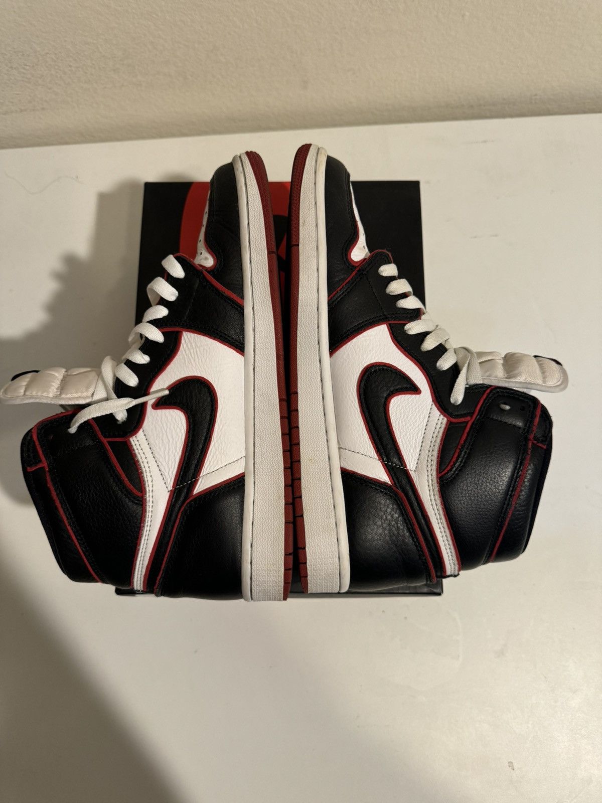 Nike Air Jordan 1 Retro High OG Bloodlines Size US 9.5 / EU 42-43 - 9 Thumbnail