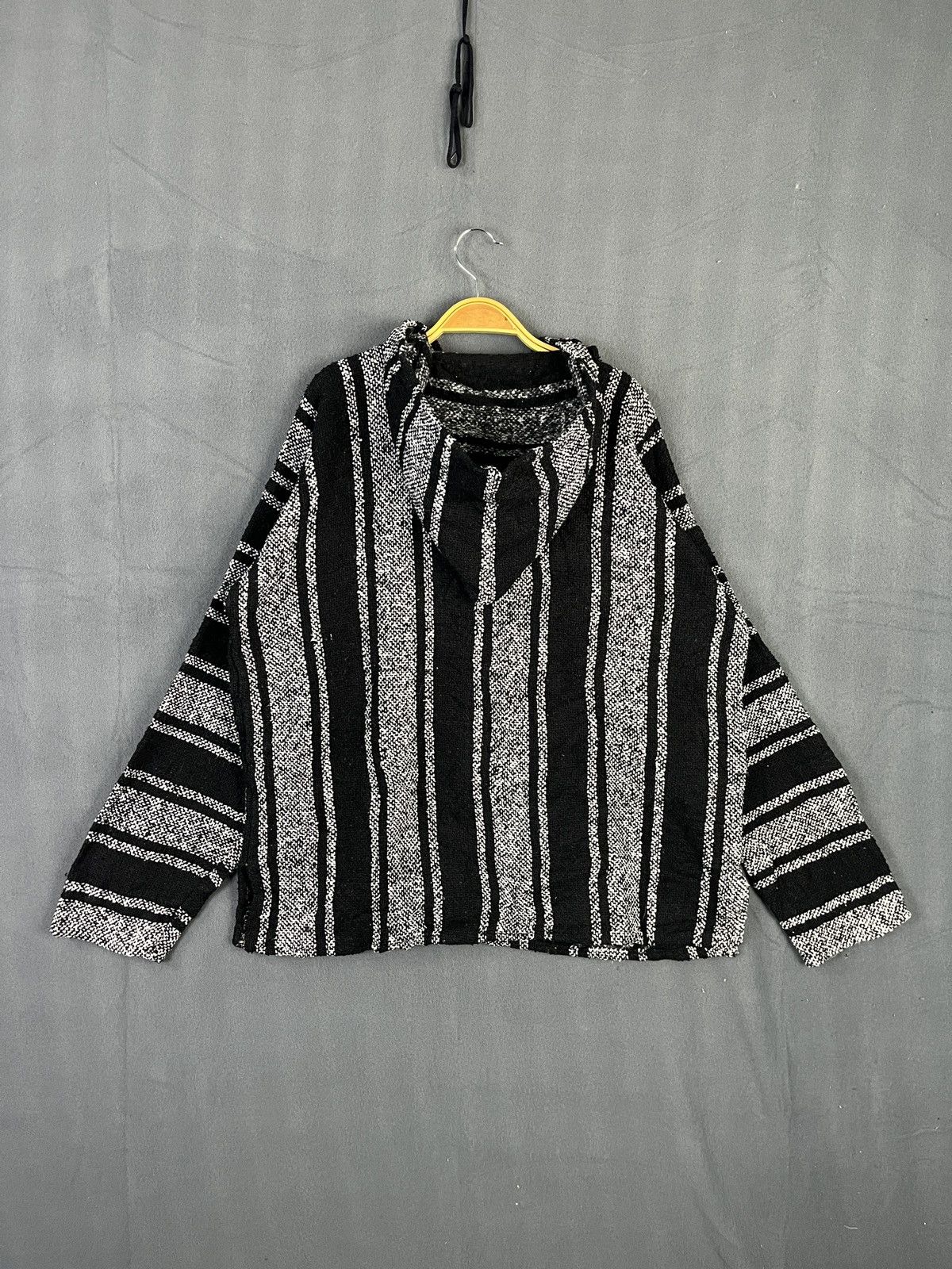 Mexican Threads × Vintage Rare Vintage Artesanias F.R. Inc. Mexican Drug Rugs Hoodie Size US M / EU 48-50 / 2 - 2 Thumbnail