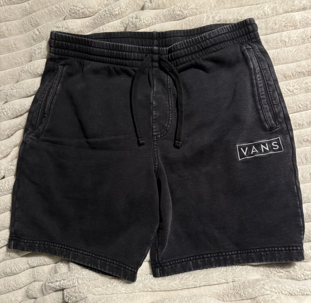Vans Vans easy wash fleece shorts vintage wash black embroidered Size US 35 - 2 Thumbnail