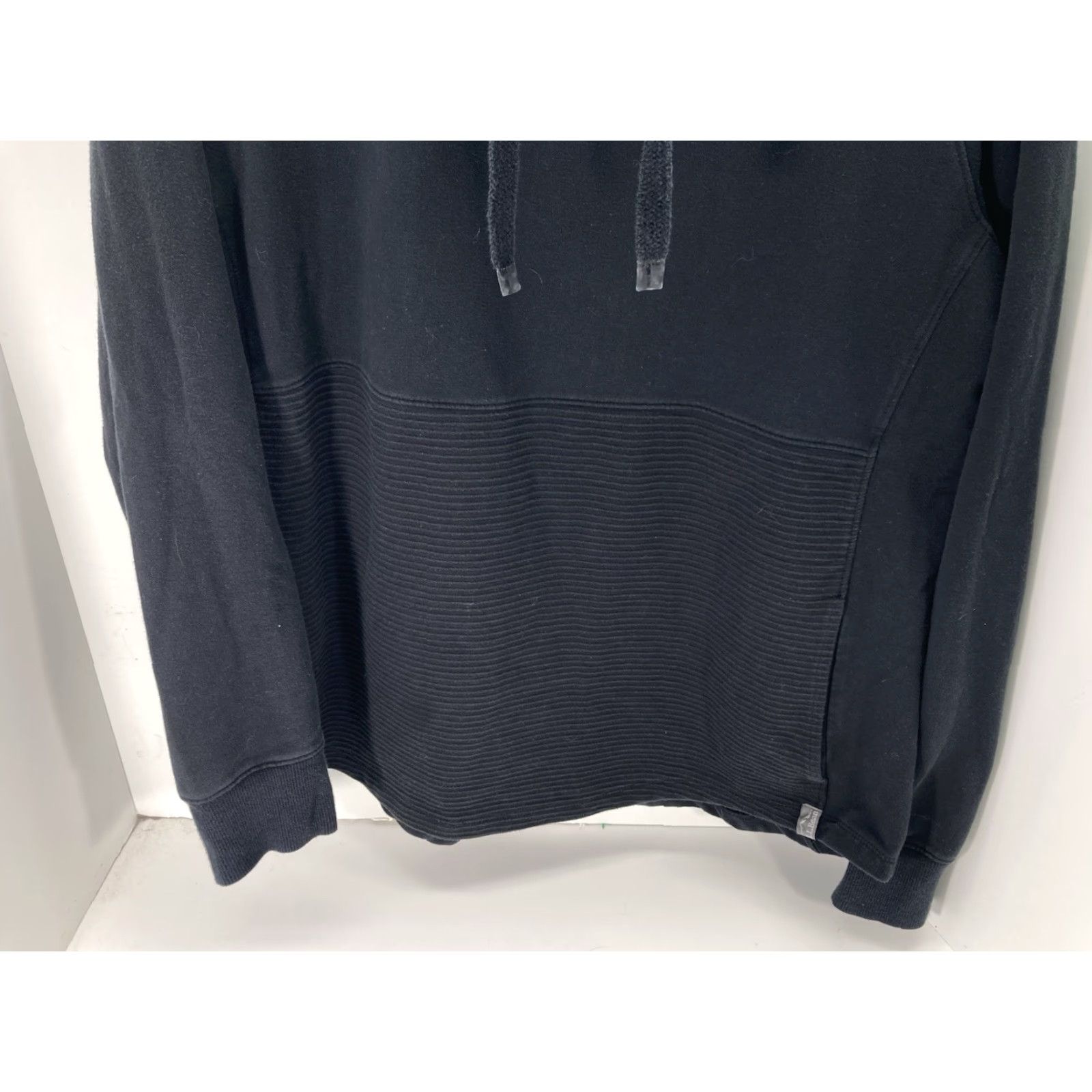 Vintage VINTAGE LL Bean Sweatshirt Men XL Solid Black Pullover Collared Cowl Collar Cotton Blend Casual Mens XL Black Sweatshirt Size US XL / EU 56 / 4 - 3 Thumbnail