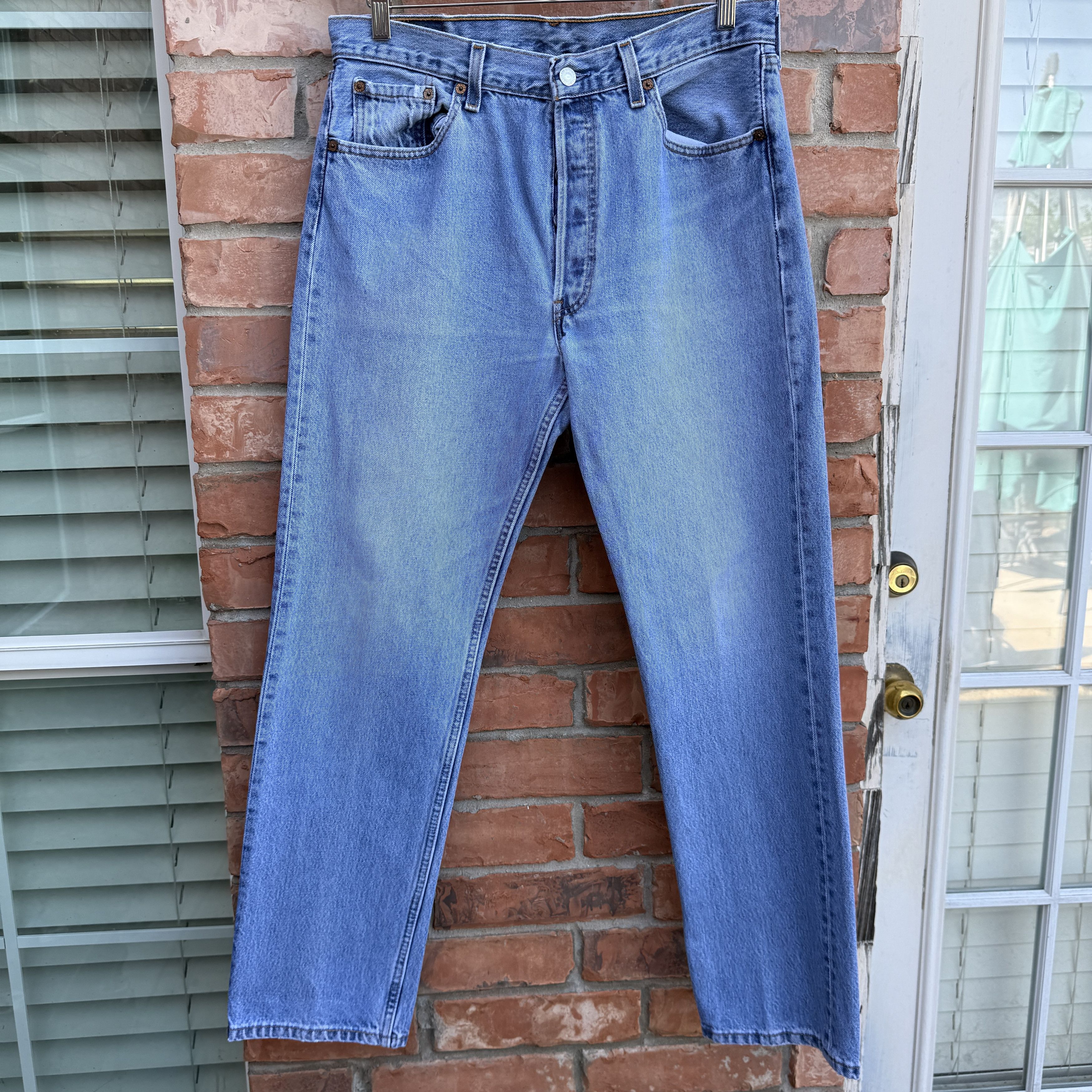 Levi's Vintage 90s Levis 501 Blue Button fly Denim Made USA Jeans Size US 32 / EU 48 - 1 Thumbnail