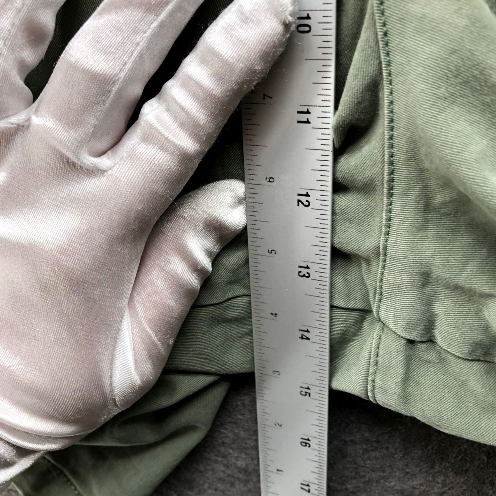 Gap VINTAGE Gap 8'' Chino Shorts Mens 40 Spring Leaf Green Flat Front Stretch Pants Shorts Chino Casual Mens 40 Green Size US 40 / EU 56 - 5 Thumbnail