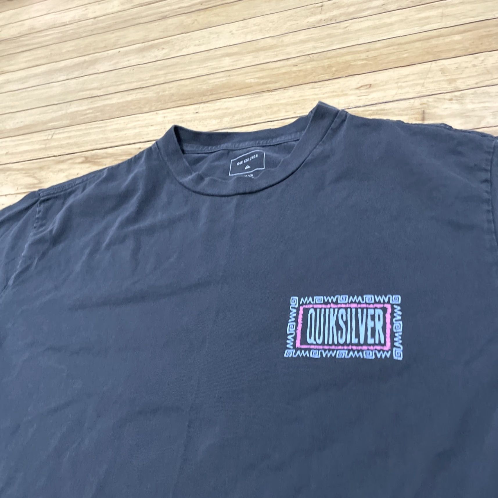Quiksilver Quiksilver Shirt Men S Oversized Black Purple Aqua Beach Skate Wave Graphic Tee Shirt Size US S / EU 44-46 / 1 - 5 Thumbnail