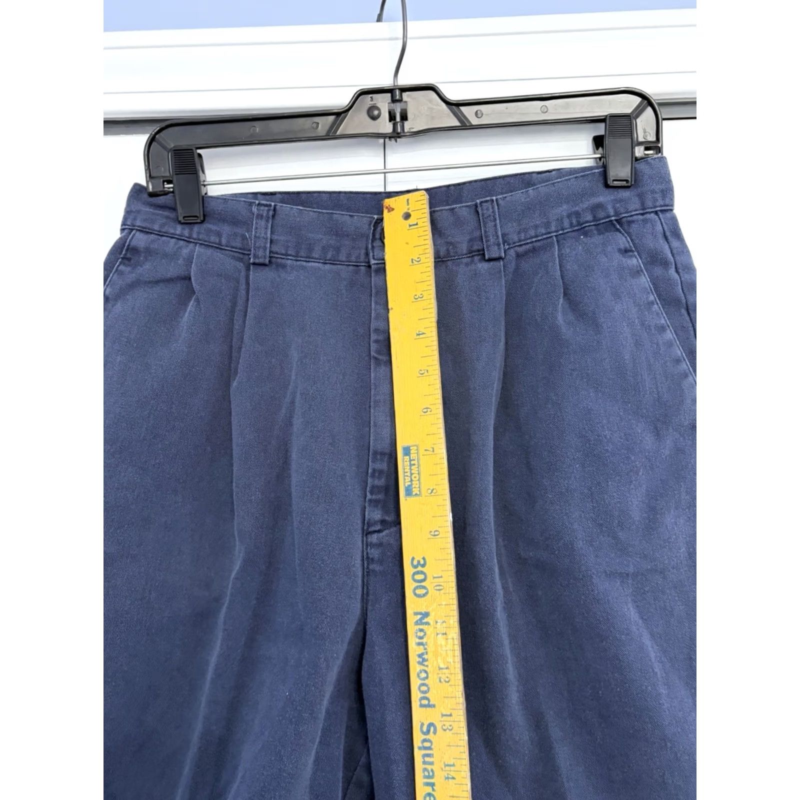 Dockers VINTAGE Dockers Shorts Womens Blue Chino Pleated Size 12 Casual Stretch Button Twill Cotton Blend Spandex Regular Summer Women Size 34" / US 12 / IT 48 - 4 Thumbnail