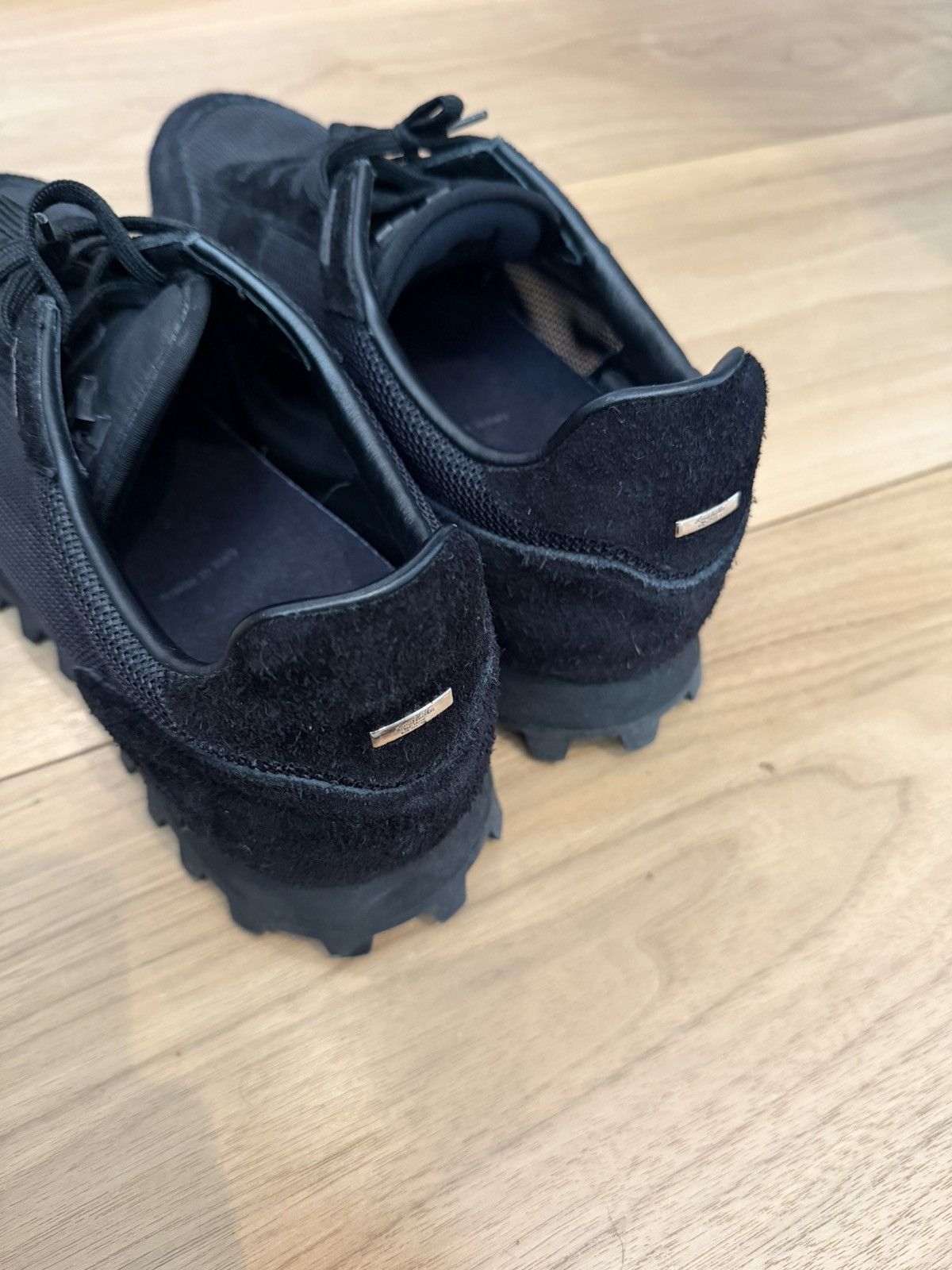 Louis Vuitton Louis Vuitton Suede & Mesh Trainer Sneakers Size US 9.5 / EU 42-43 - 3 Thumbnail