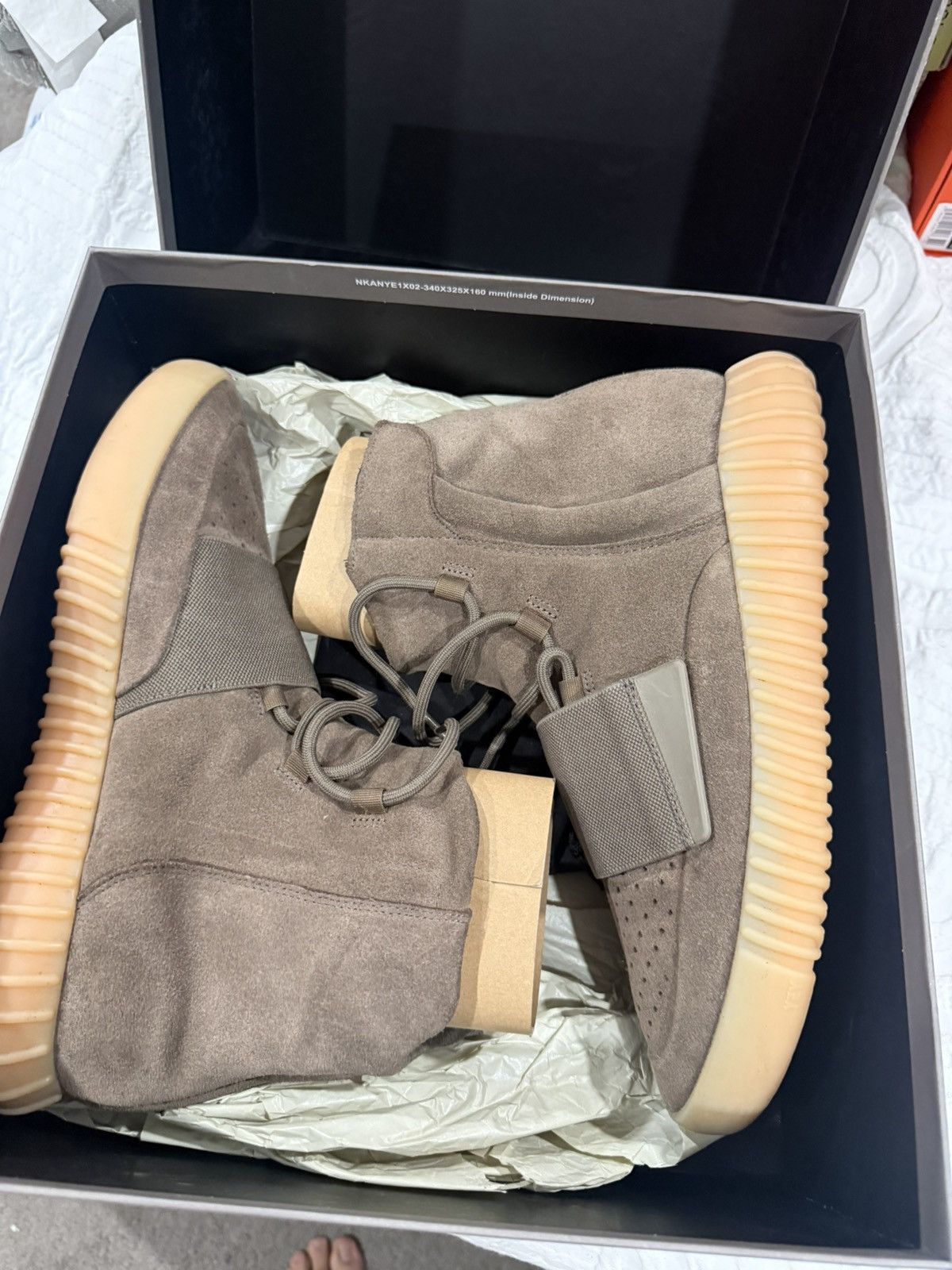 Yeezy Yeezy boost 750 size 10.5 Size US 10.5 / EU 43-44 - 1 Thumbnail