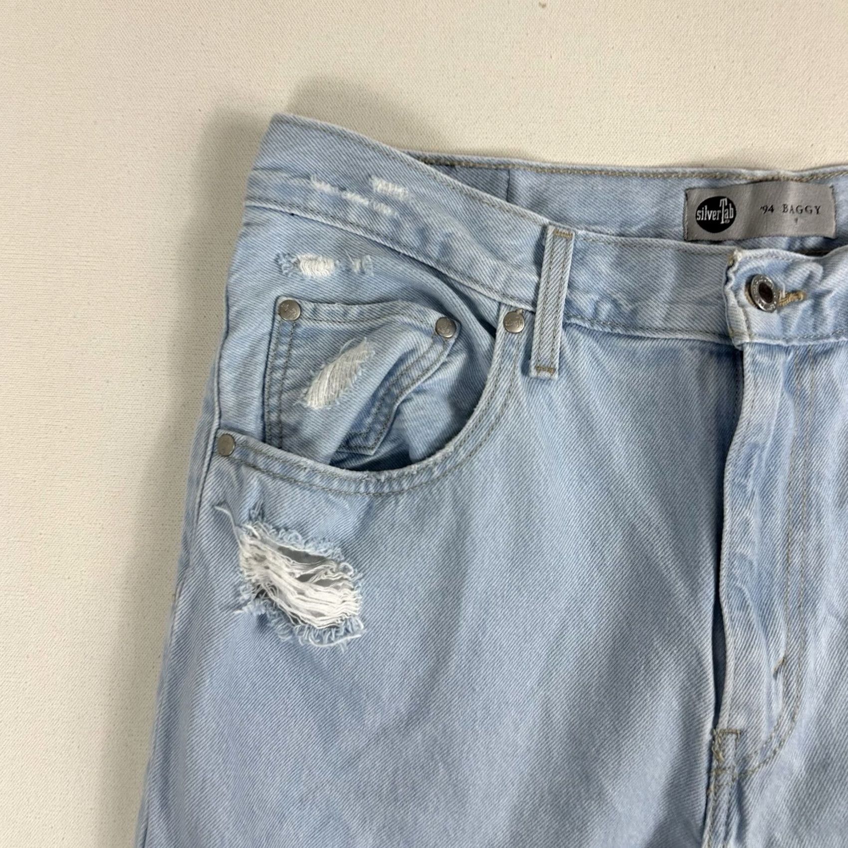 Levi's Levi's SilverTab '94 Baggy Skater Jeans Mens 32x30 Light Distressed 100% Cotton Blue Denim Shirt? Size US 32 / EU 48 - 5 Thumbnail