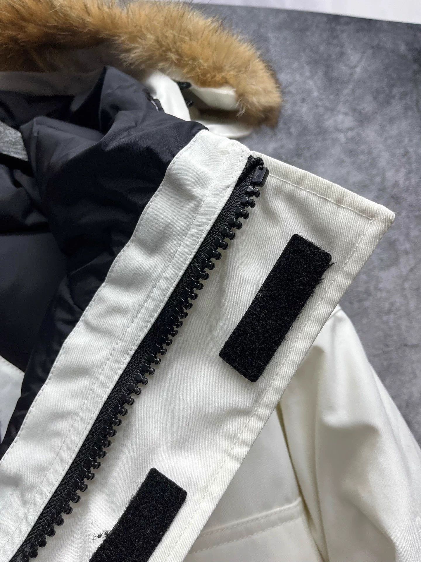 Canada Goose Canada Goose Expedition Parka L 99 New Worn Once Size US L / EU 52-54 / 3 - 5 Thumbnail