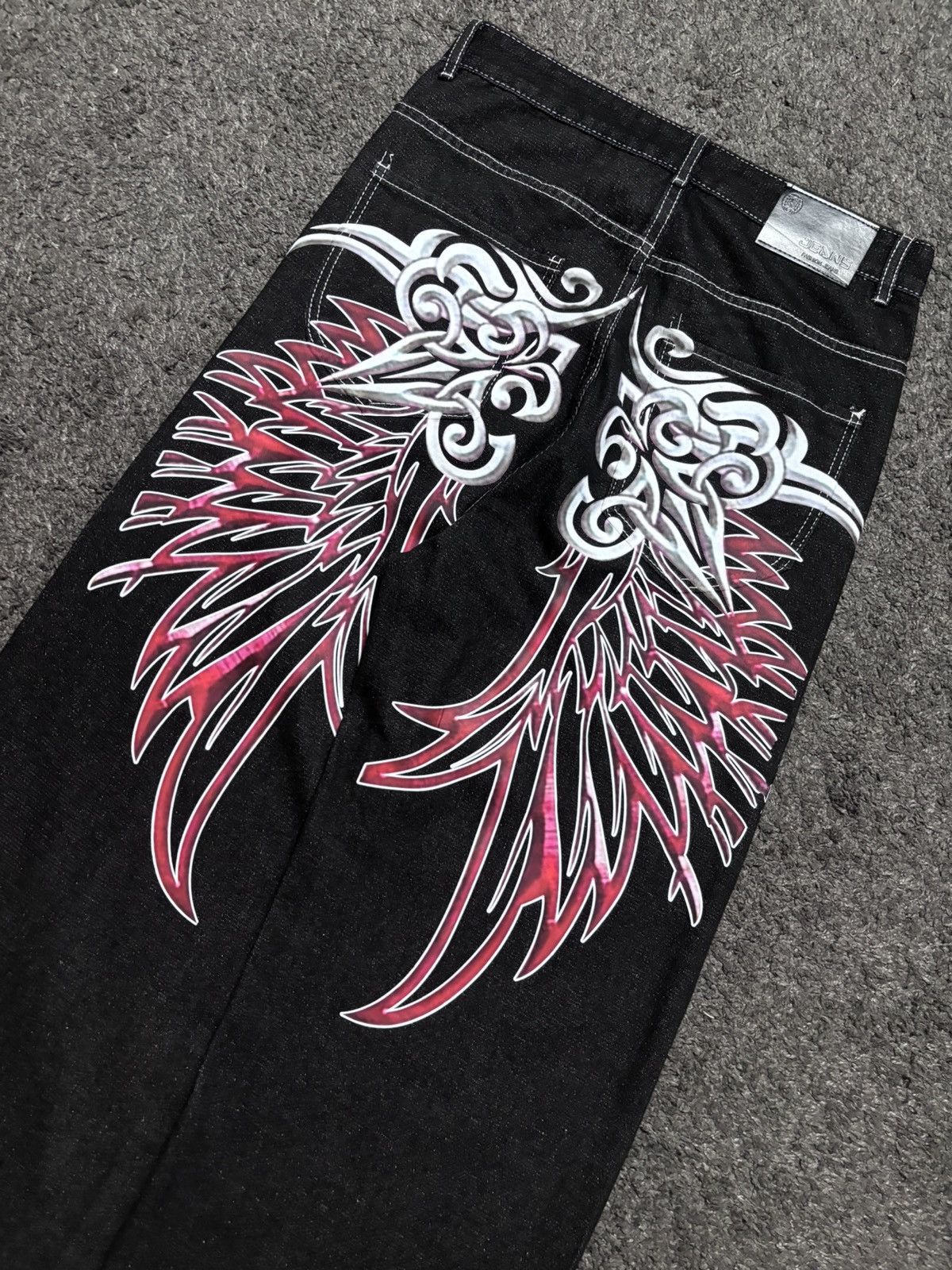 Jean × Vintage Vintage rare tribal angel wings cross red black baggy jeans Size US 33 - 2 Thumbnail