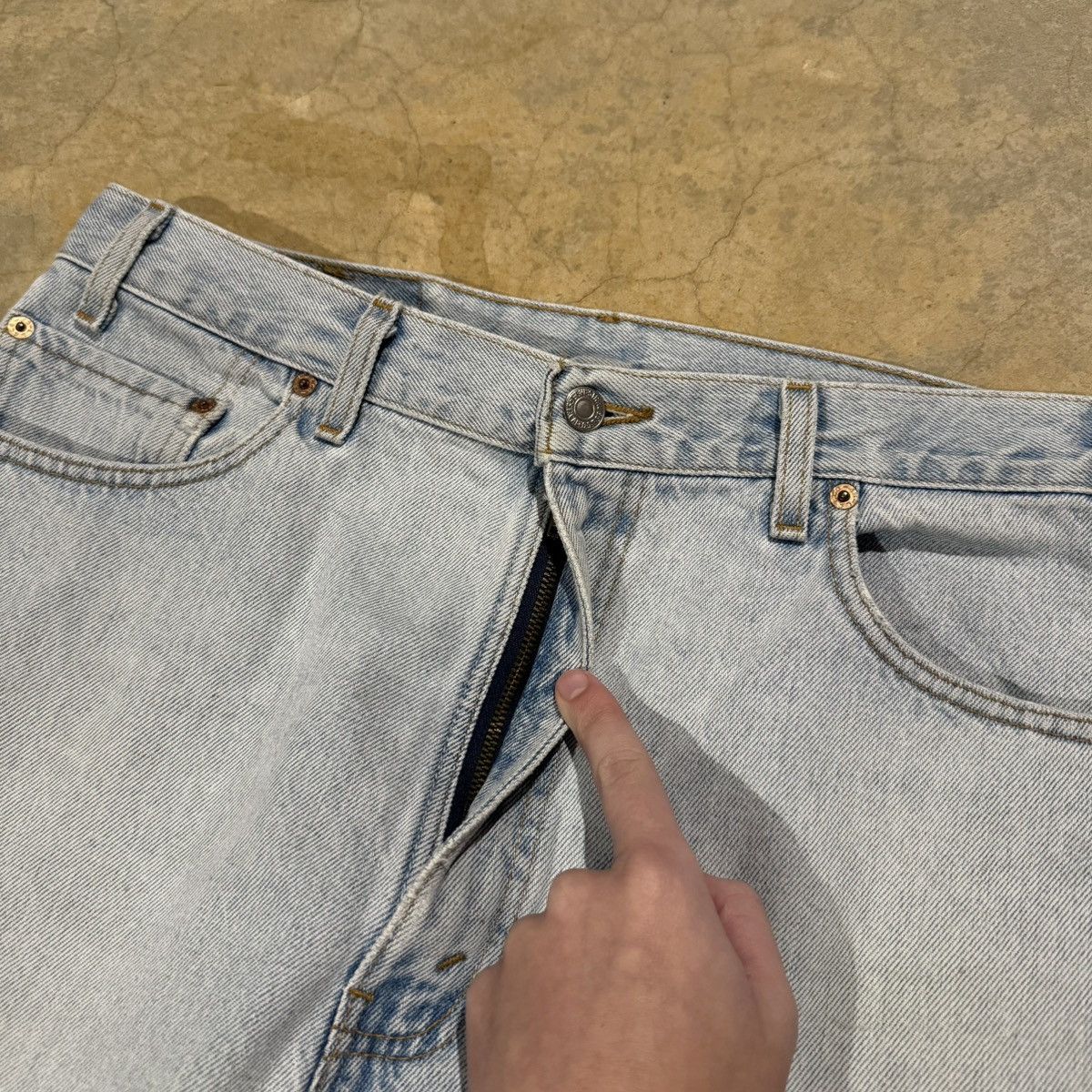 Levi's Vtg 1990s Levi’s 505 Faded Distressed Jeans USA Grunge ERD Size US 35 - 5 Thumbnail