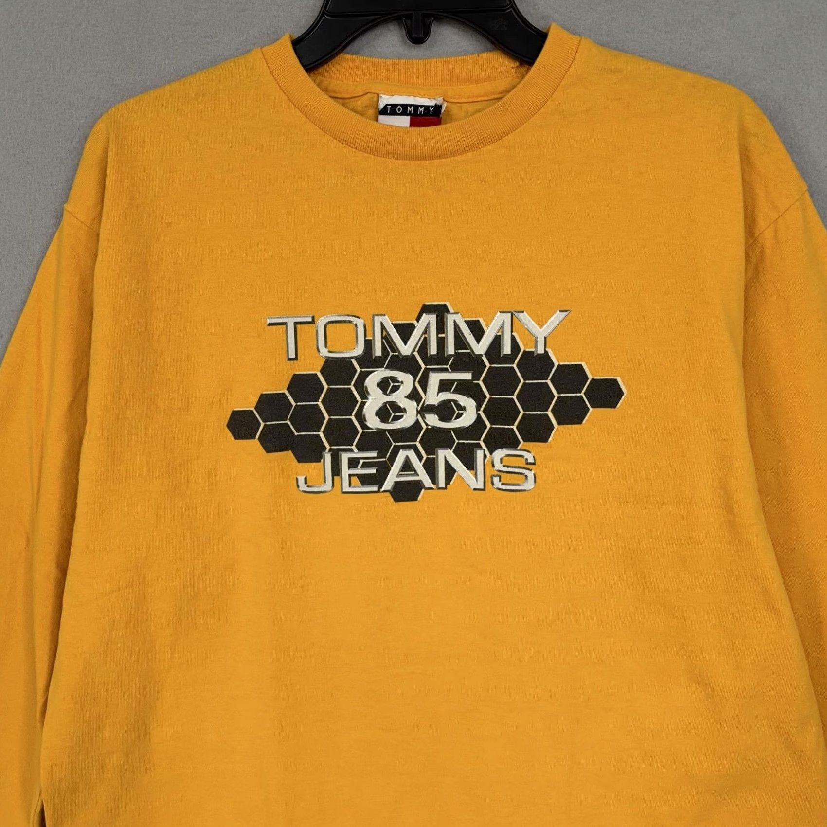 Logo 7 VINTAGE Tommy Jeans Shirt Mens Medium Yellow Logo Graphic 90s Y2K Streetwear Size US M / EU 48-50 / 2 - 2 Thumbnail