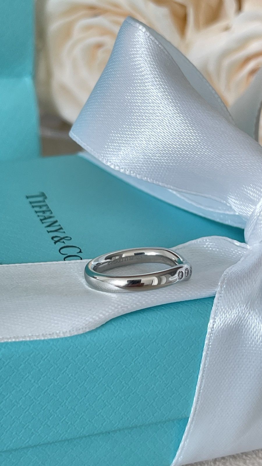 Tiffany & Co. Tiffany & Co. Elsa Peretti Ring in Platinum size 4 $2,800 Size ONE SIZE - 7 Thumbnail