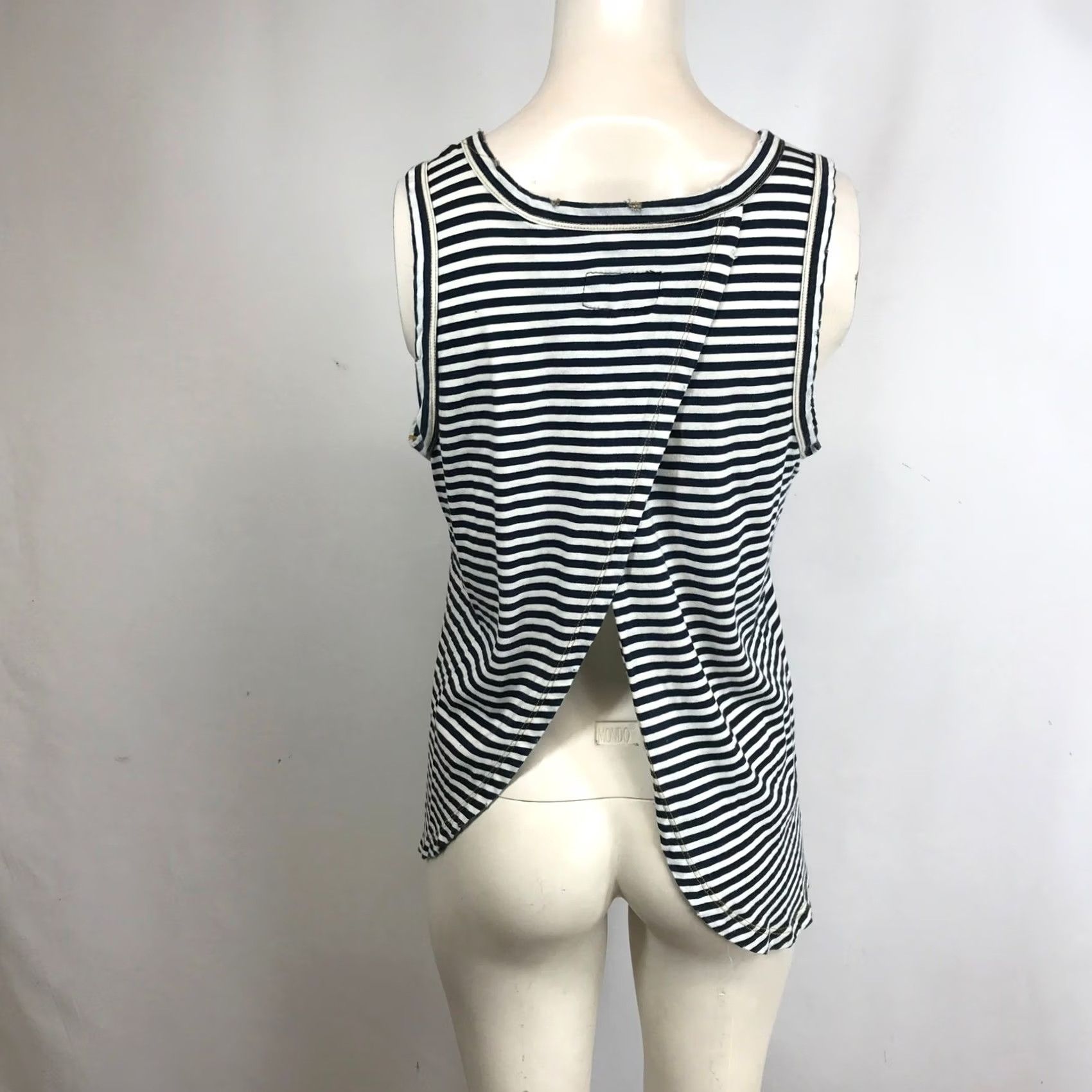 Vintage VINTAGE? - (No, not vintage) The Crossback Muscle Tee Blue Stripe Cotton Size 2 Size XS / US 0-2 / IT 36-38 - 5 Thumbnail