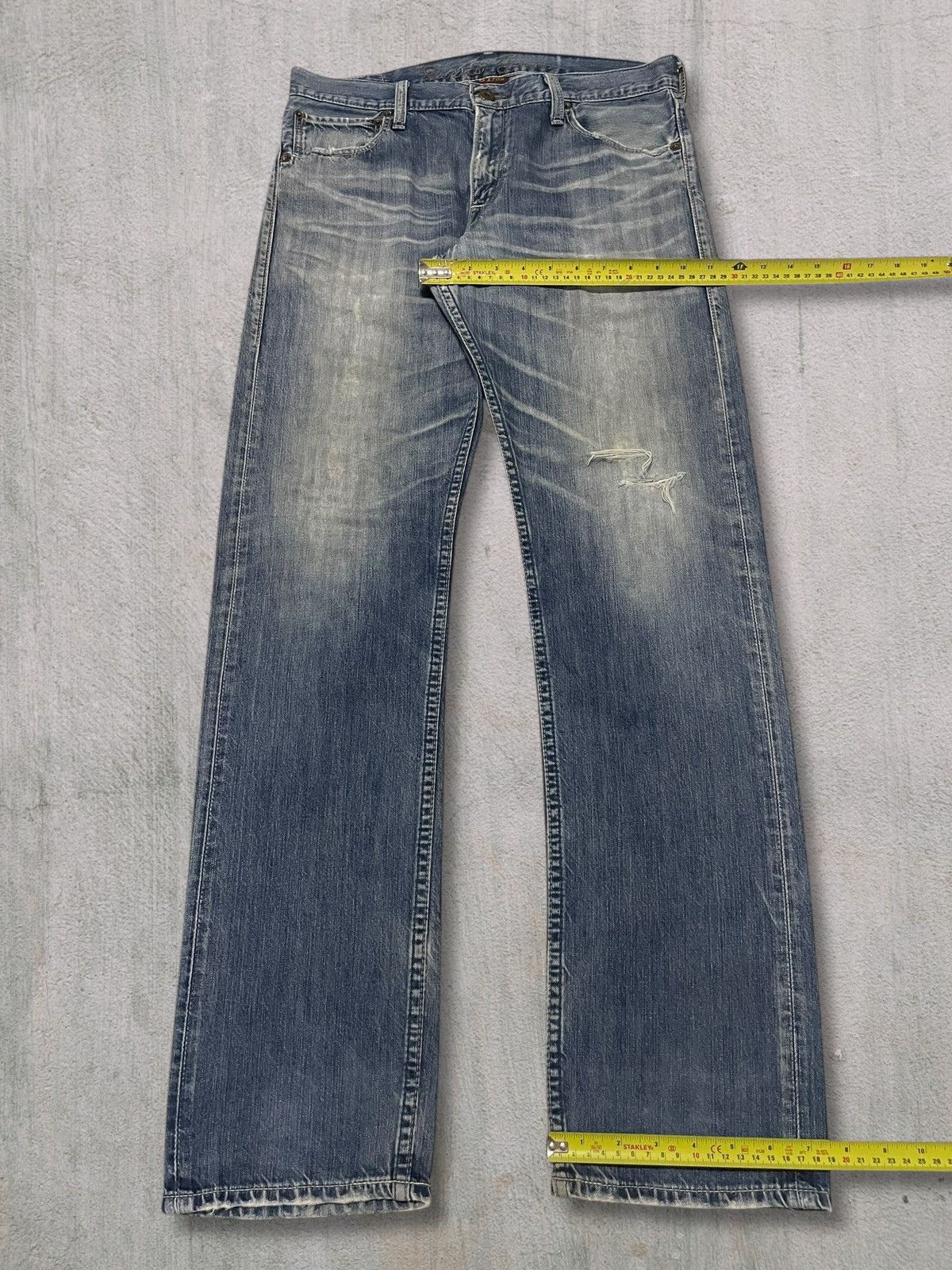 Levi's Vintage Clothing Vintage Levi’s 202 Back Buckle Distressed Blue Wash Jeans Size US 31 - 16 Thumbnail