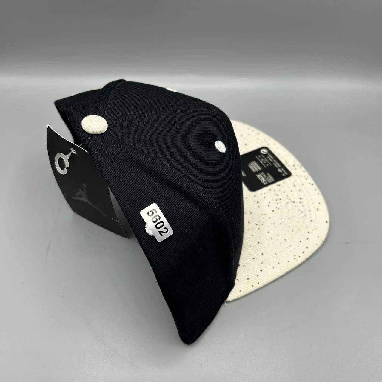 Jordan Brand Air Jordan Pro Hat Men Black White Nike Air Snap Back Cap Size ONE SIZE - 8 Thumbnail