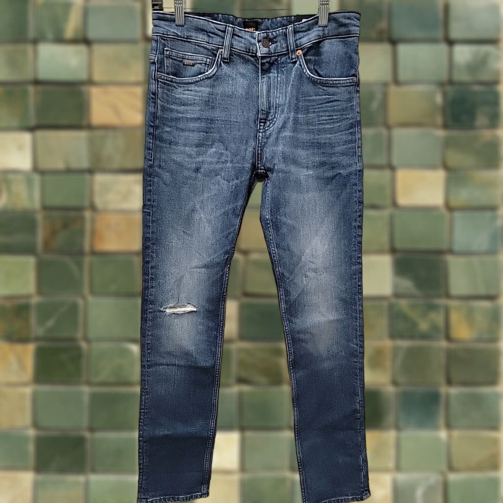 Hugo Boss NWT HUGO BOSS Delaware Slim Jeans Men 30x32 Candiani Denim Blue Slim Fit Straight 32in Inseam Mens Size US 30 / EU 46 - 1 Thumbnail