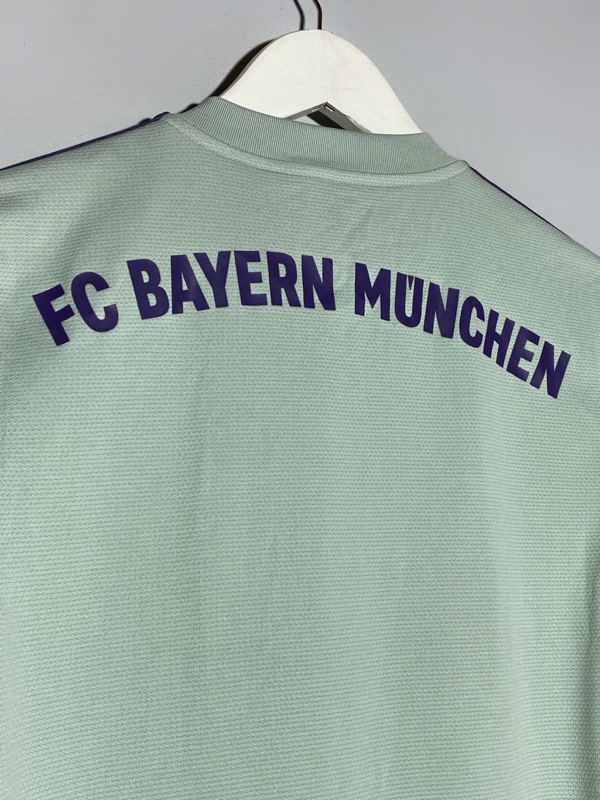 Adidas Adidas FC Bayern Munchen 2018/19 Away Football Shirt Size US S / EU 44-46 / 1 - 13 Thumbnail
