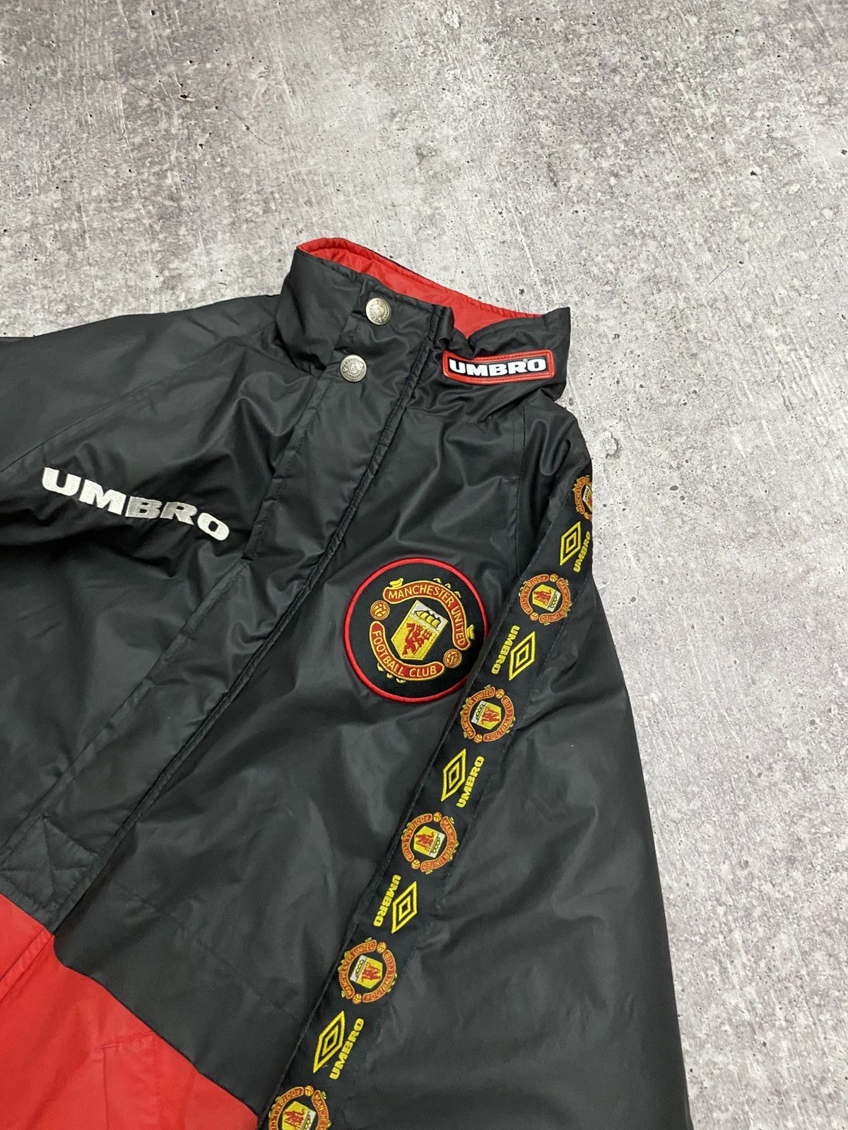 Umbro × Vintage 90’s Vintage Manchester United Umbro Sharp Jacket Size US M / EU 48-50 / 2 - 8 Thumbnail